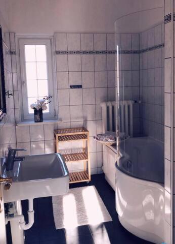 Single Room with Shared Bathroom photo 3