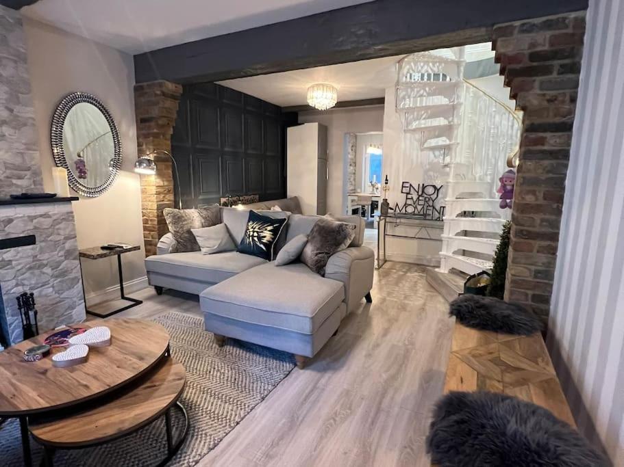 Three-Bedroom House - Photo 1
