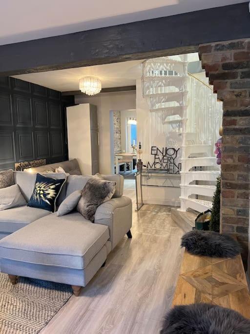 Three-Bedroom House - Photo 31