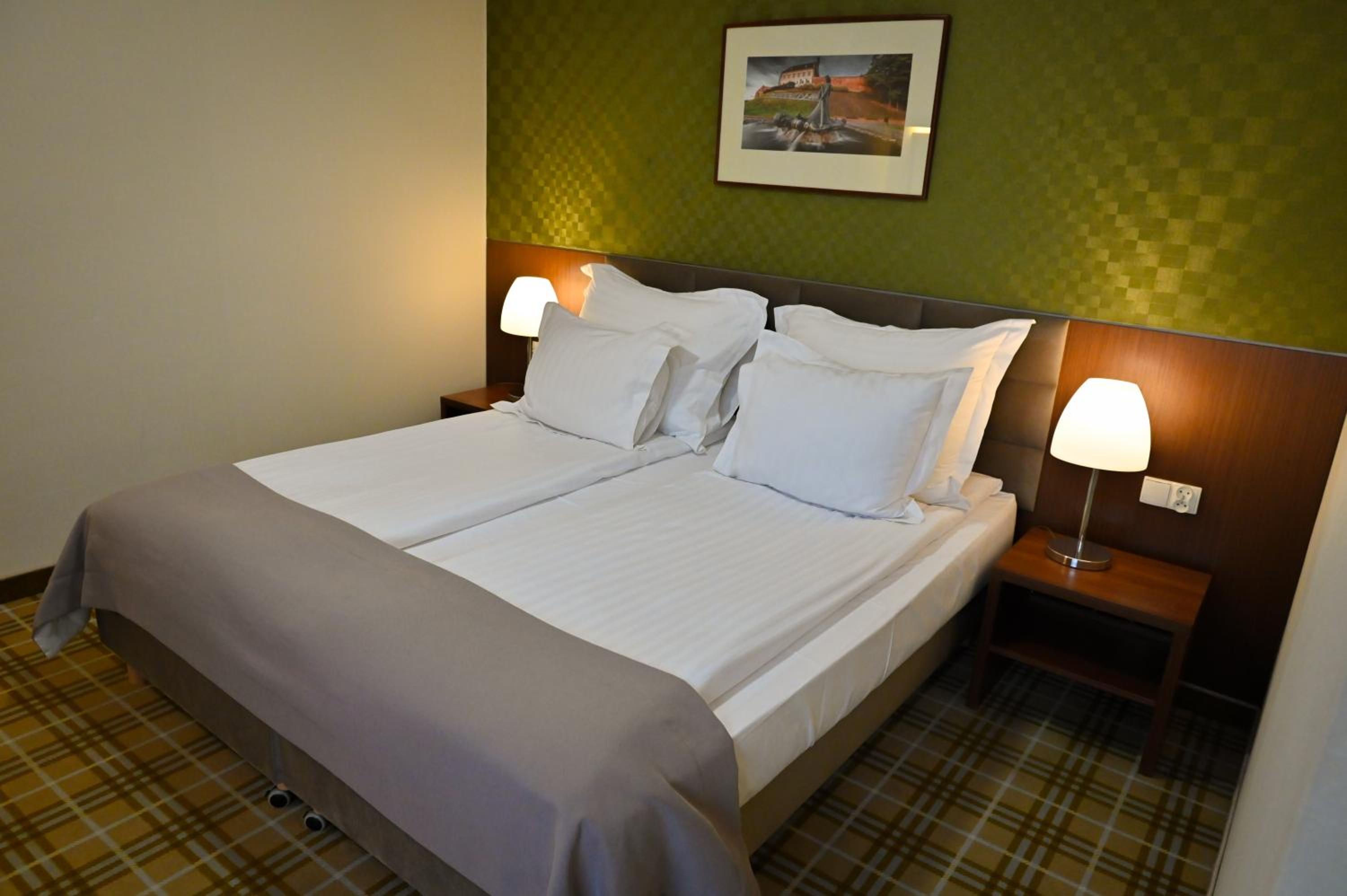 Standard Queen Room - Photo 1