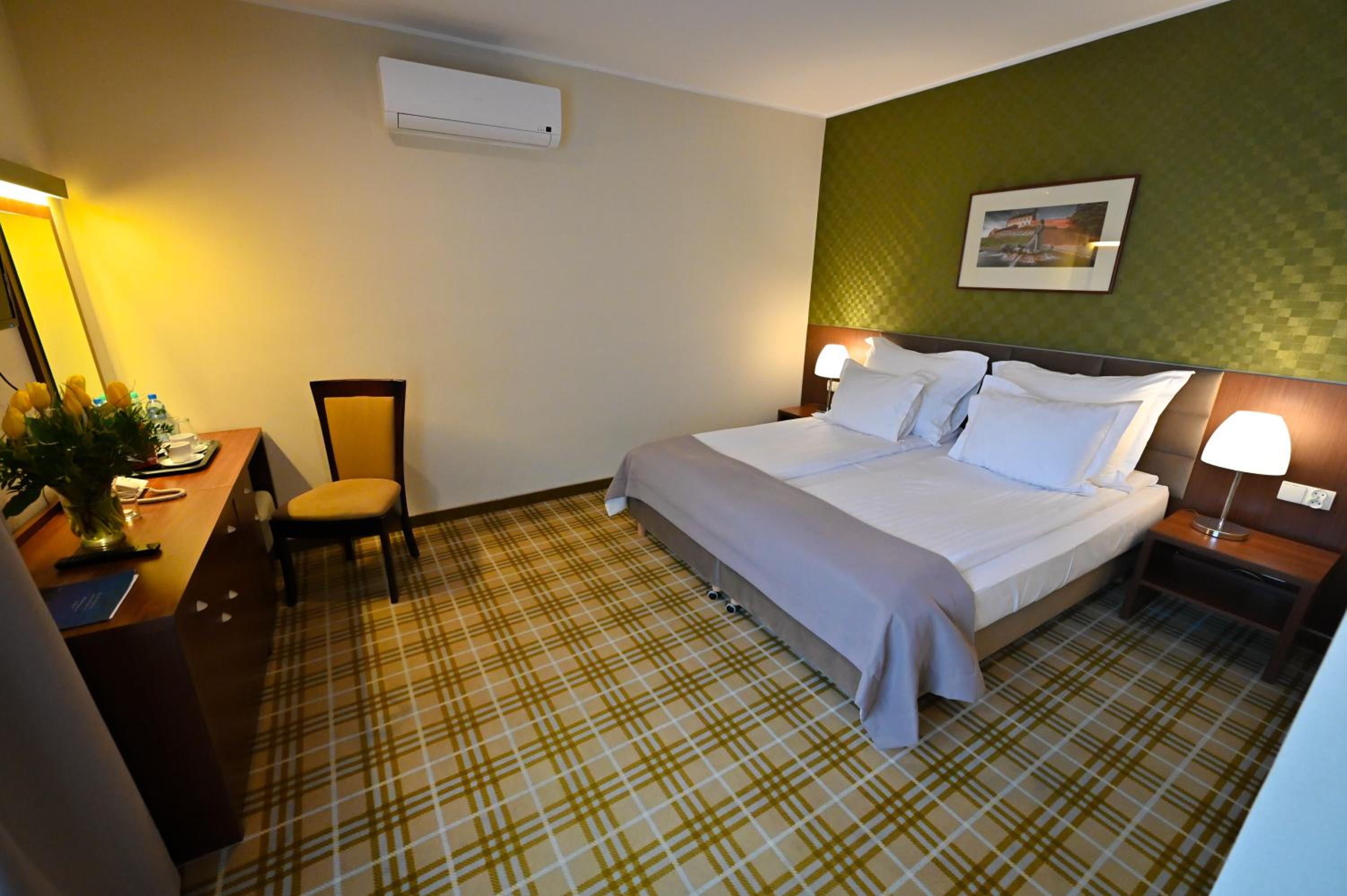 Standard Queen Room - Photo 3
