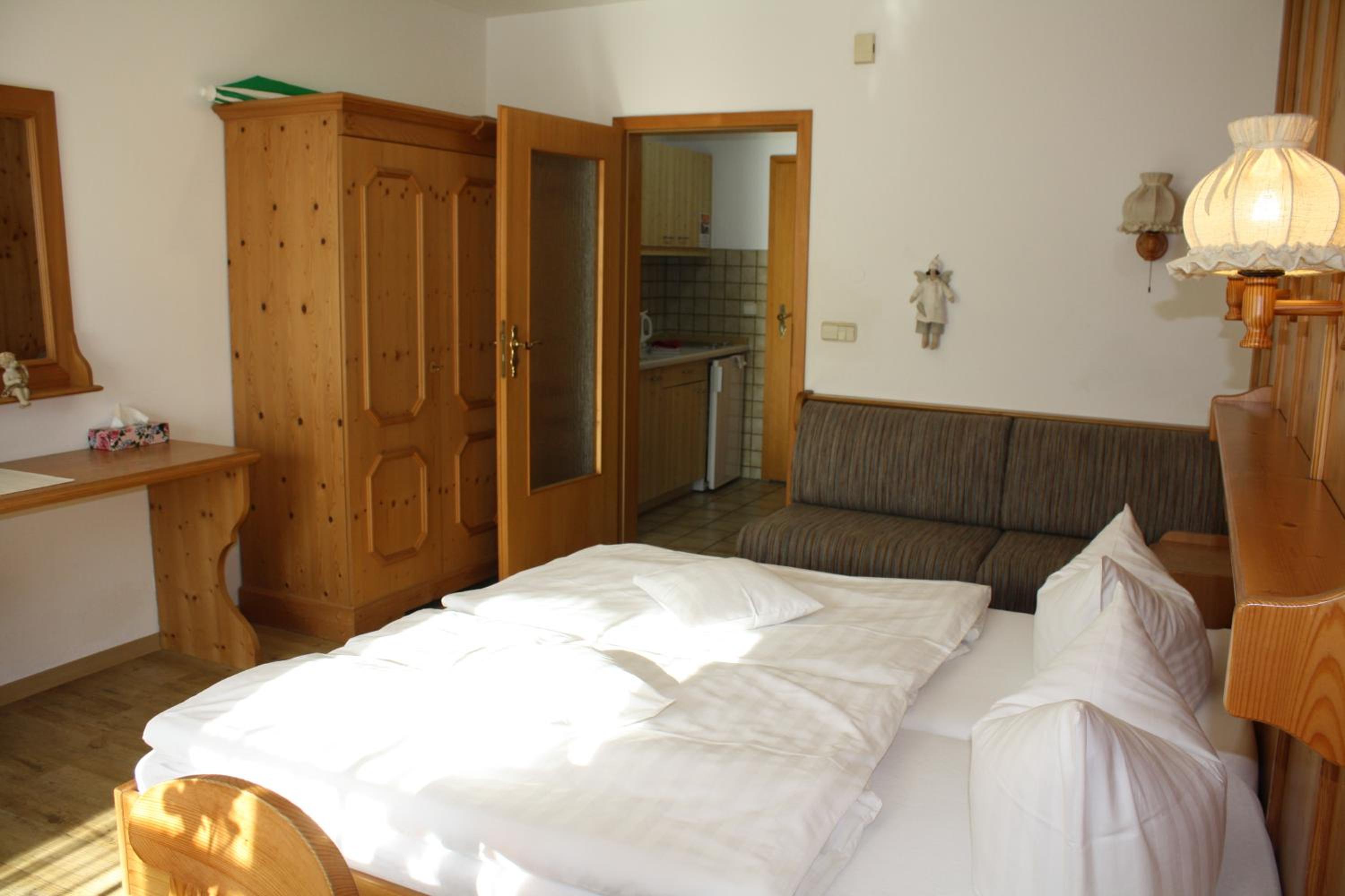 1-Room Apartment No. 5 photo 2