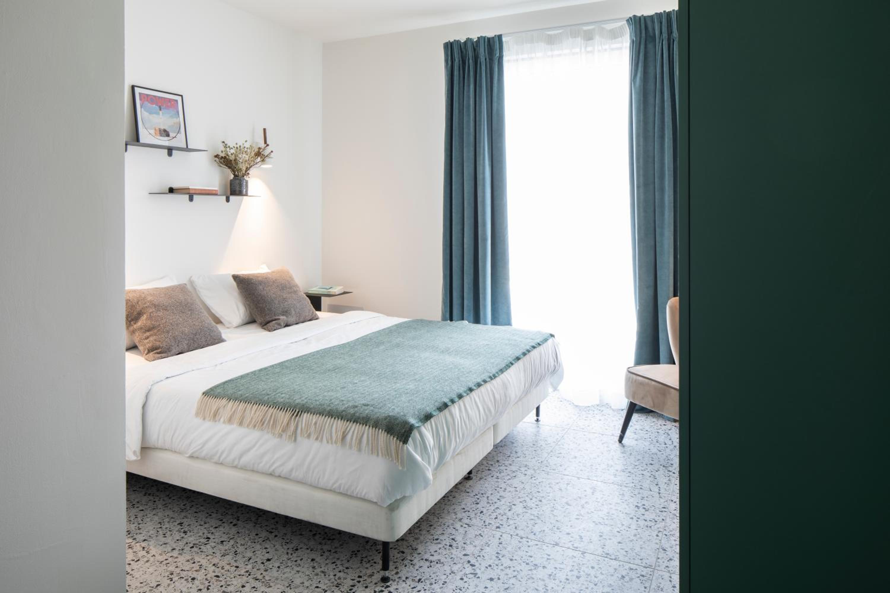 Standard Double Room - Photo 7