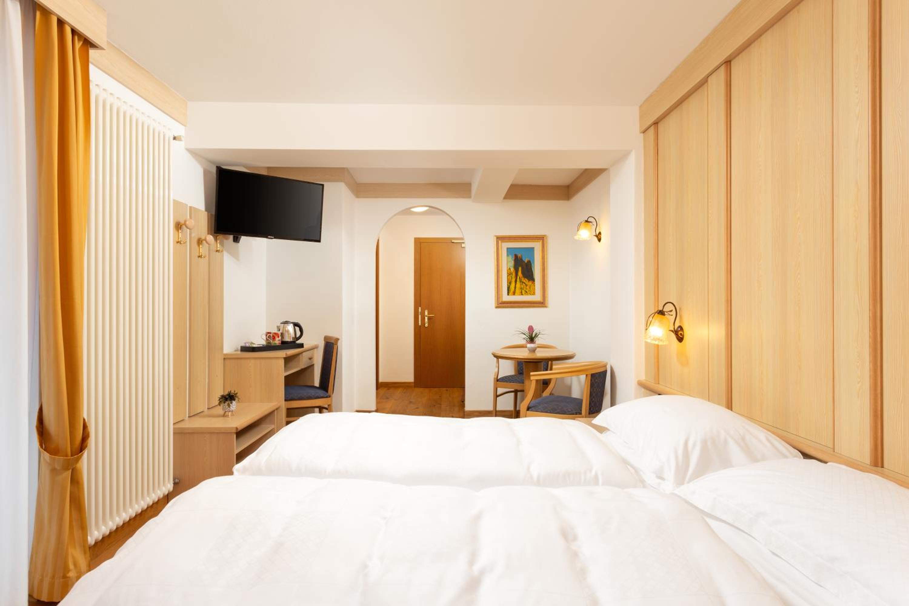 Deluxe Double or Twin Room - Photo 1