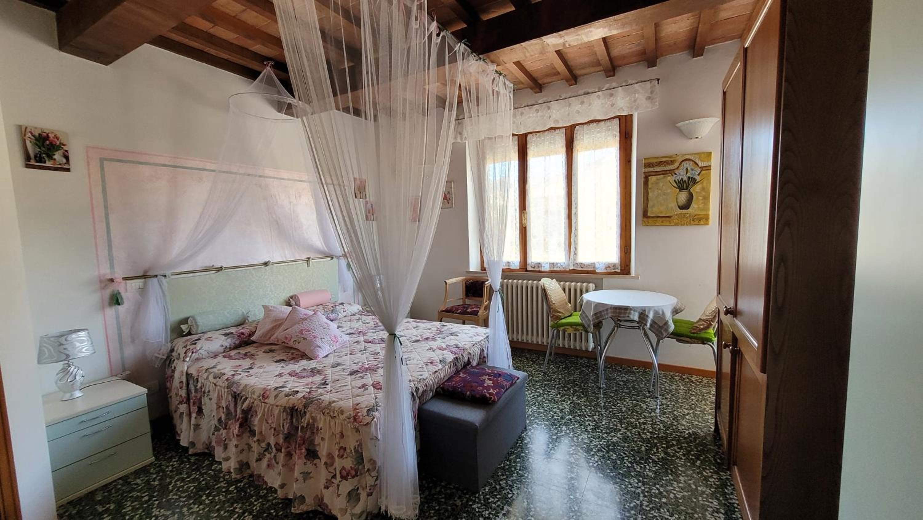 Double or Twin Room with Balcony - Photo 9