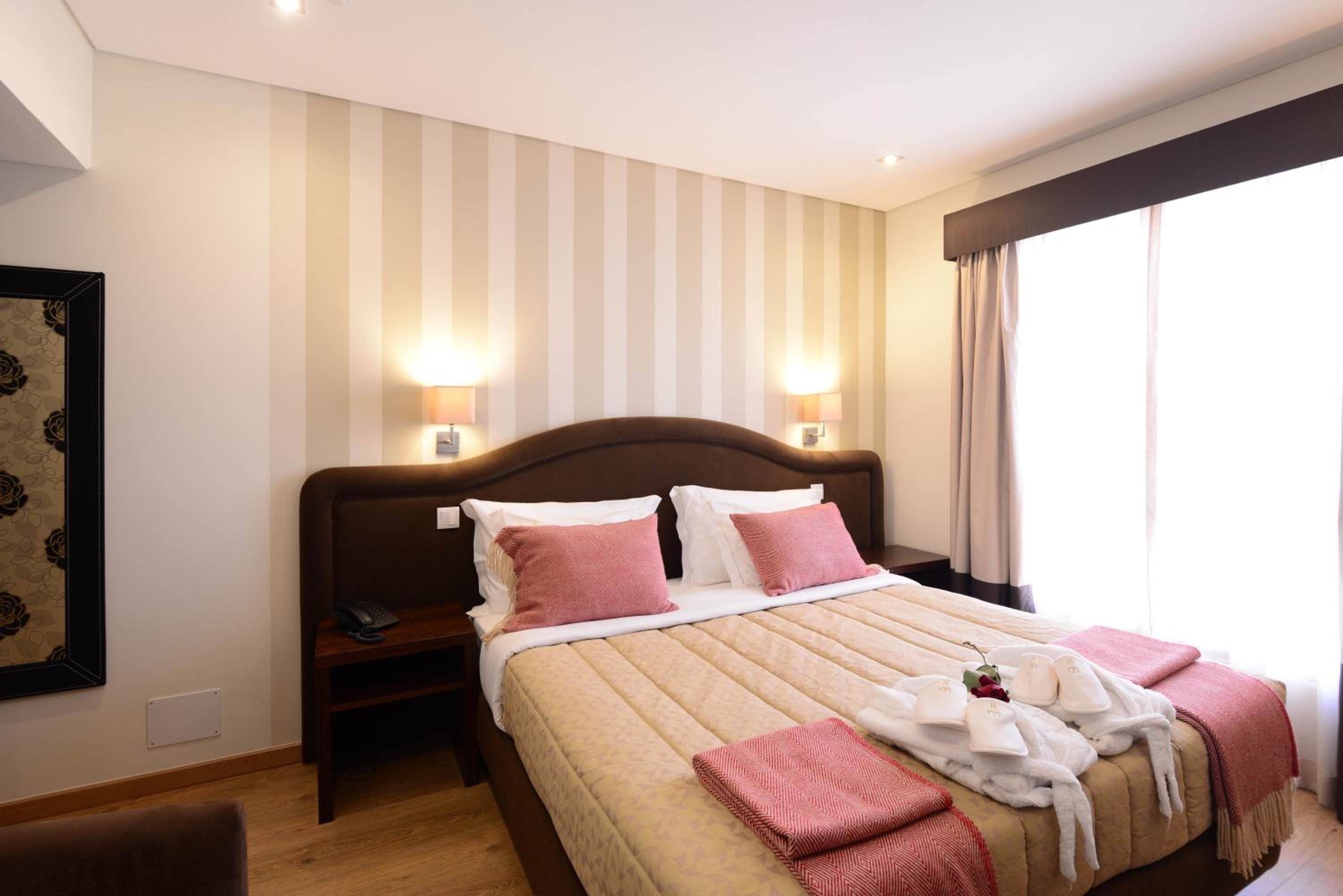 Deluxe Suite - Photo 2