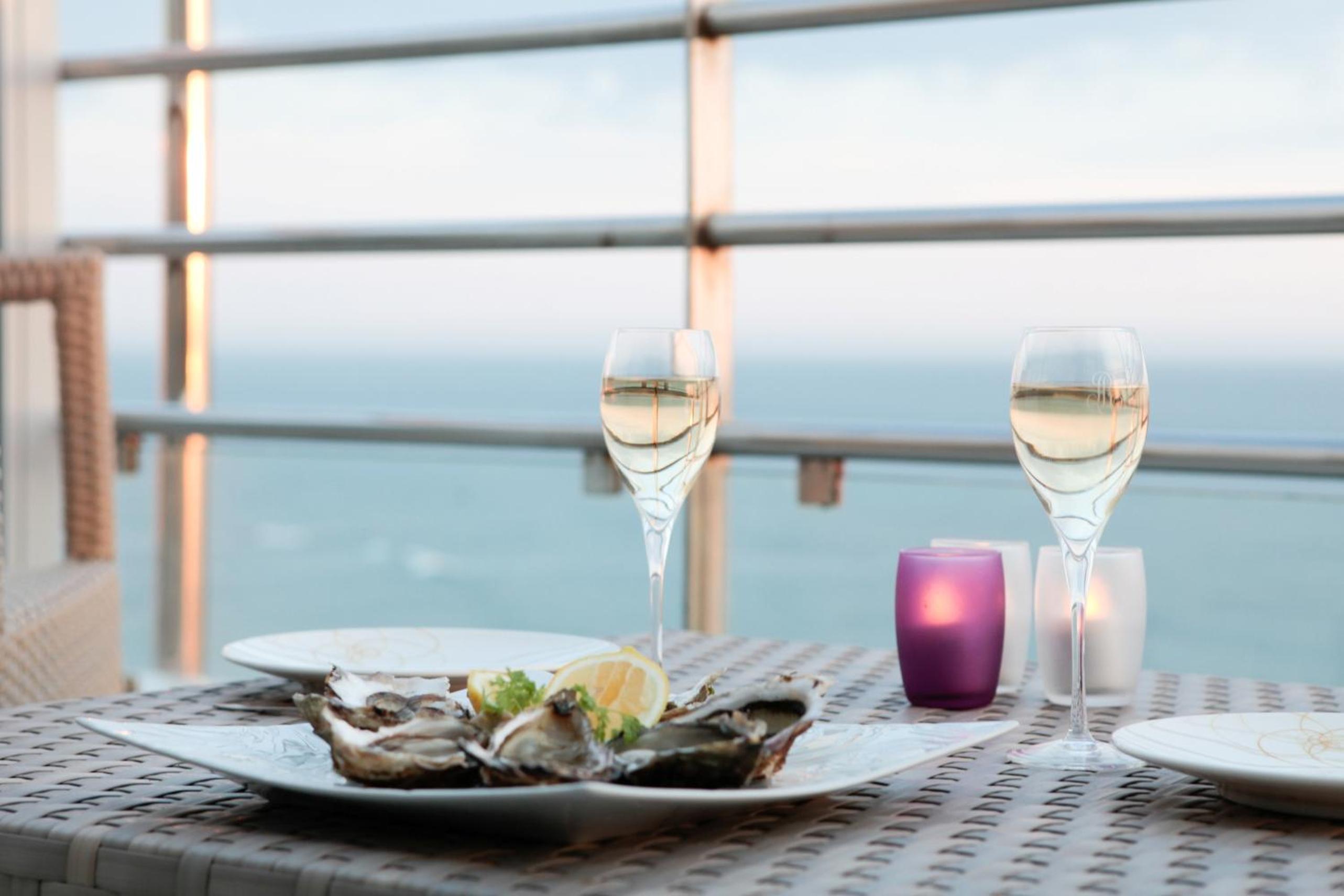 Double Room with Sea View - Photo 4