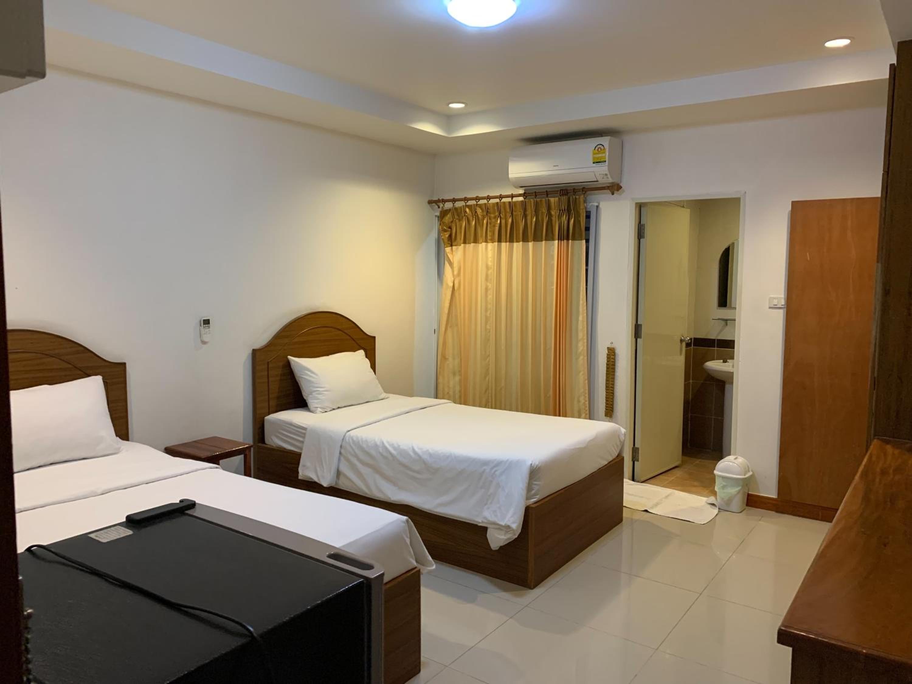 Standard Twin Room photo 3