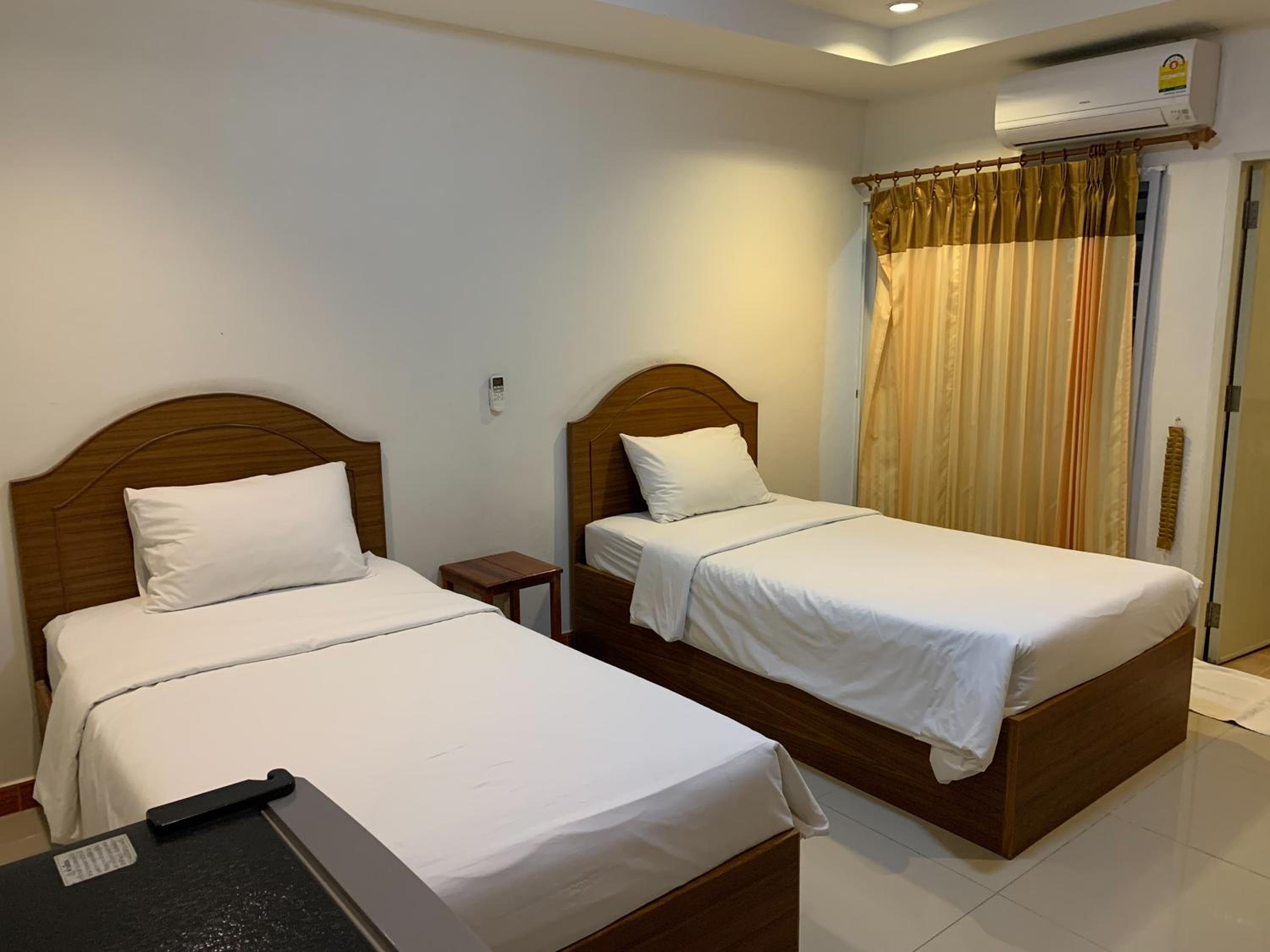 Standard Twin Room photo 2