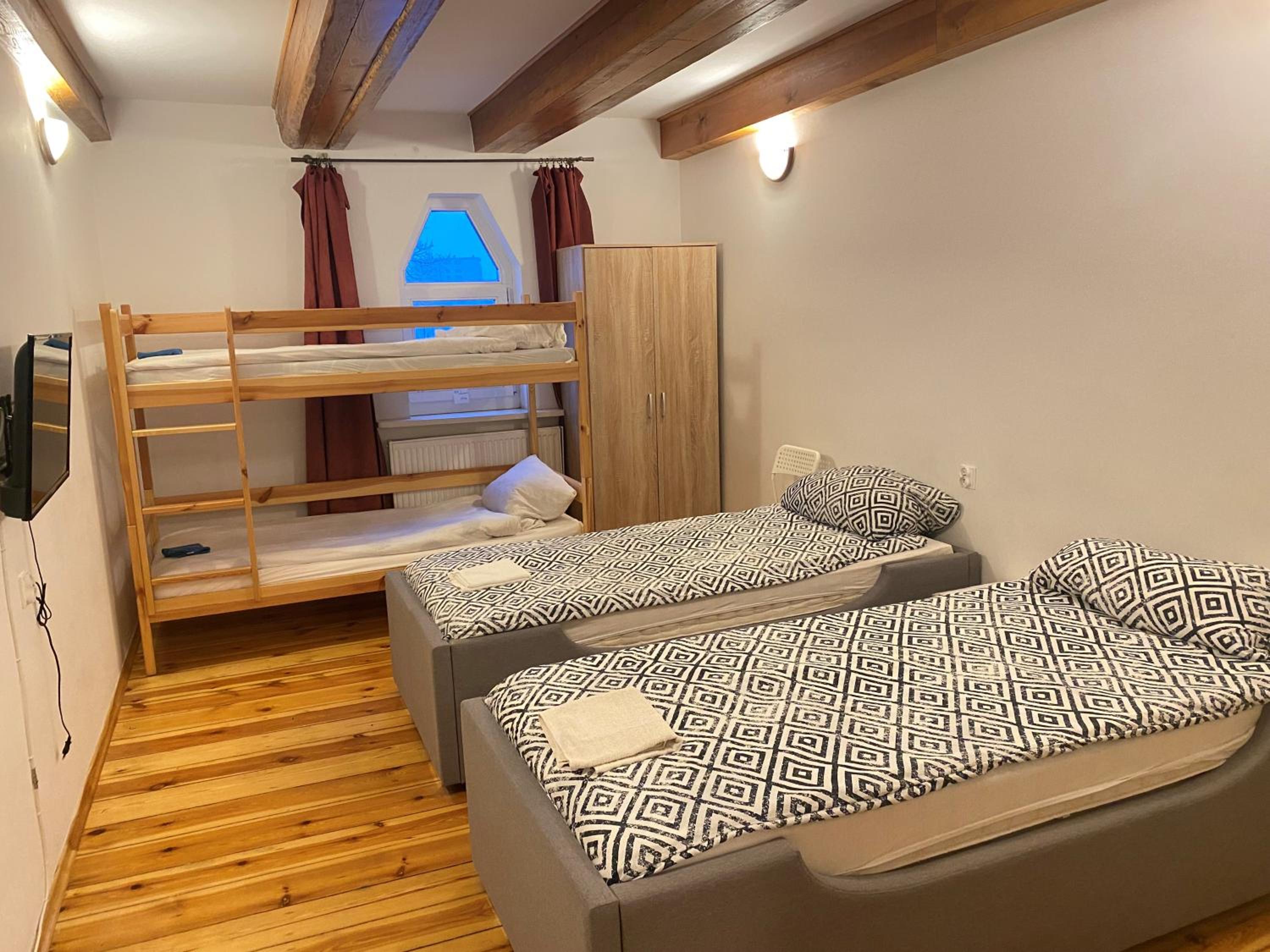 Superior Quadruple Room - Photo 9