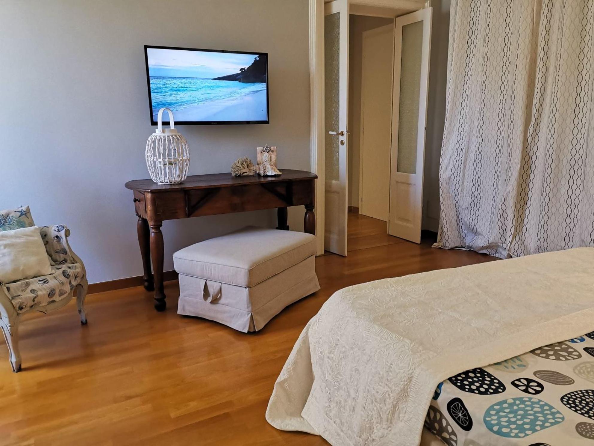 Deluxe Double Room with Balcony and Sea View photo 1