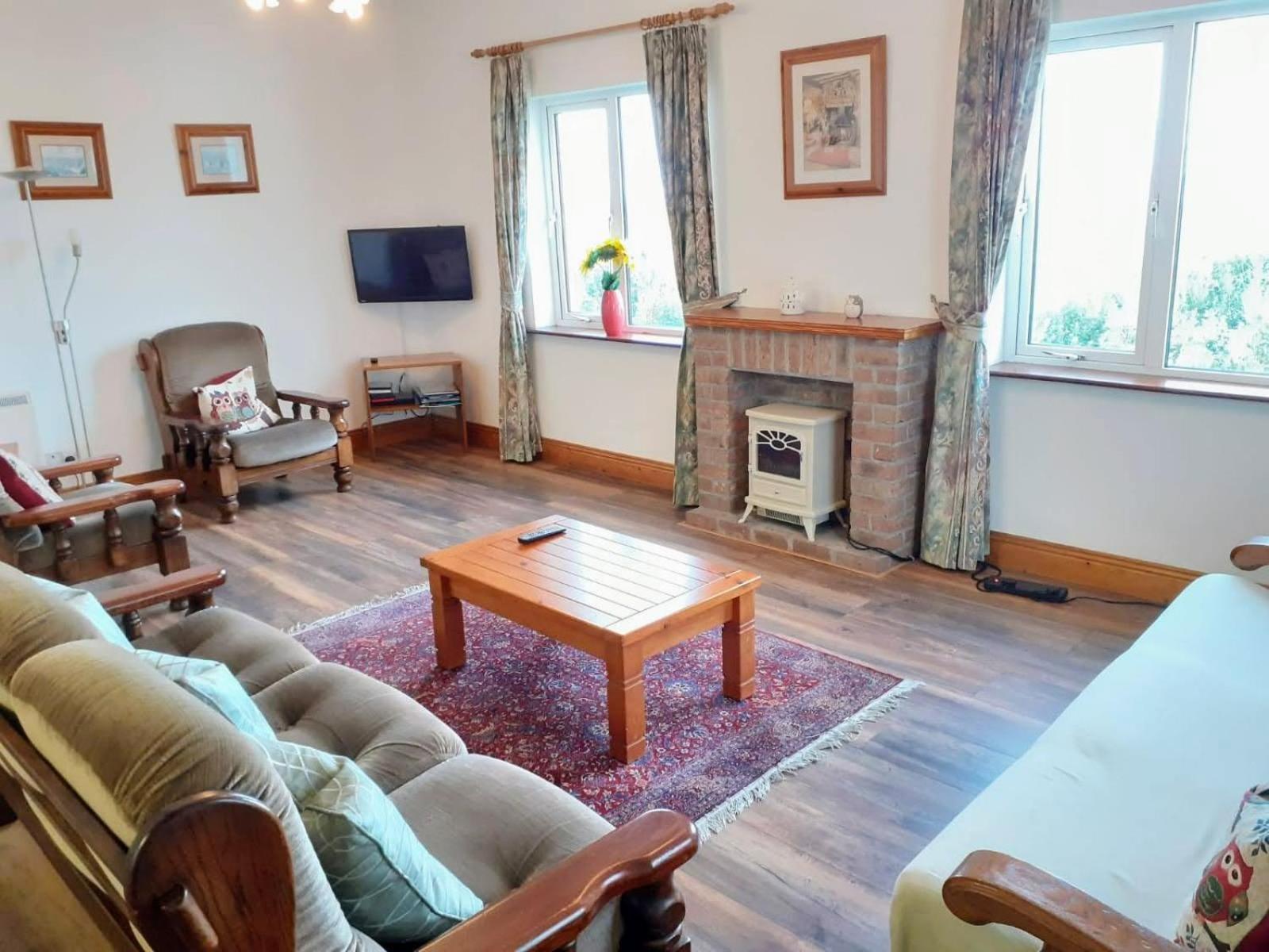 Three-Bedroom Bungalow photo 1