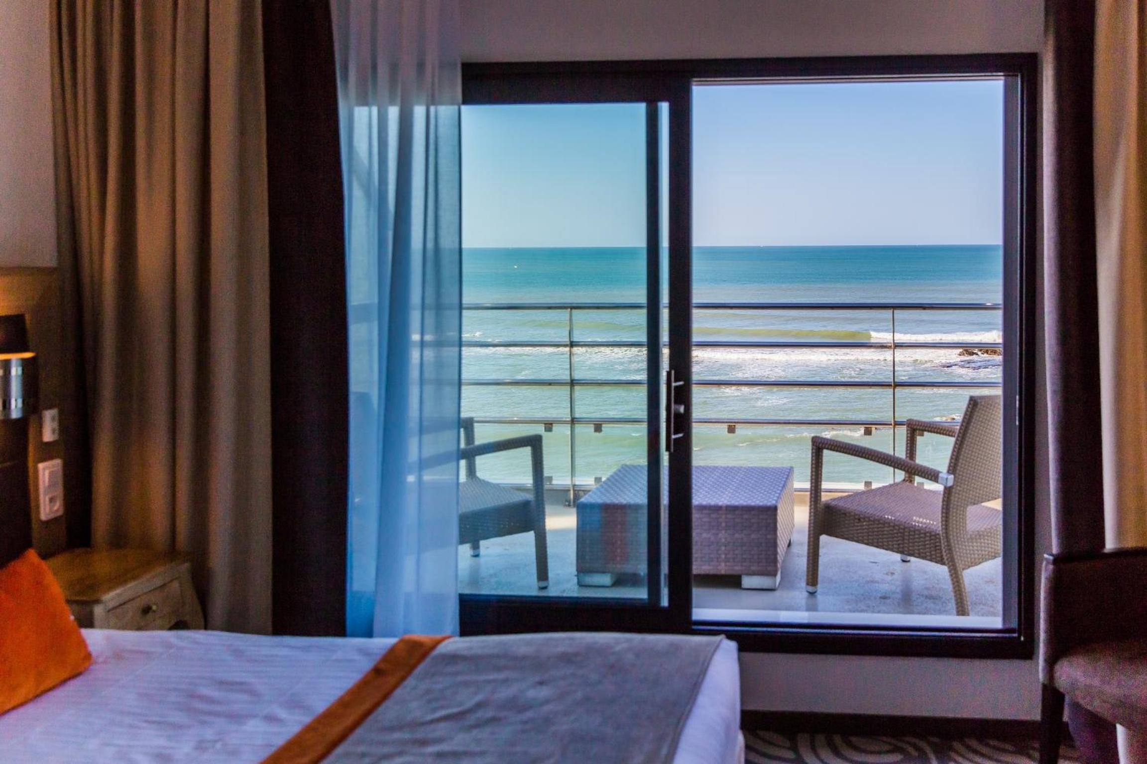 Superior Double Room with Sea View - Photo 2