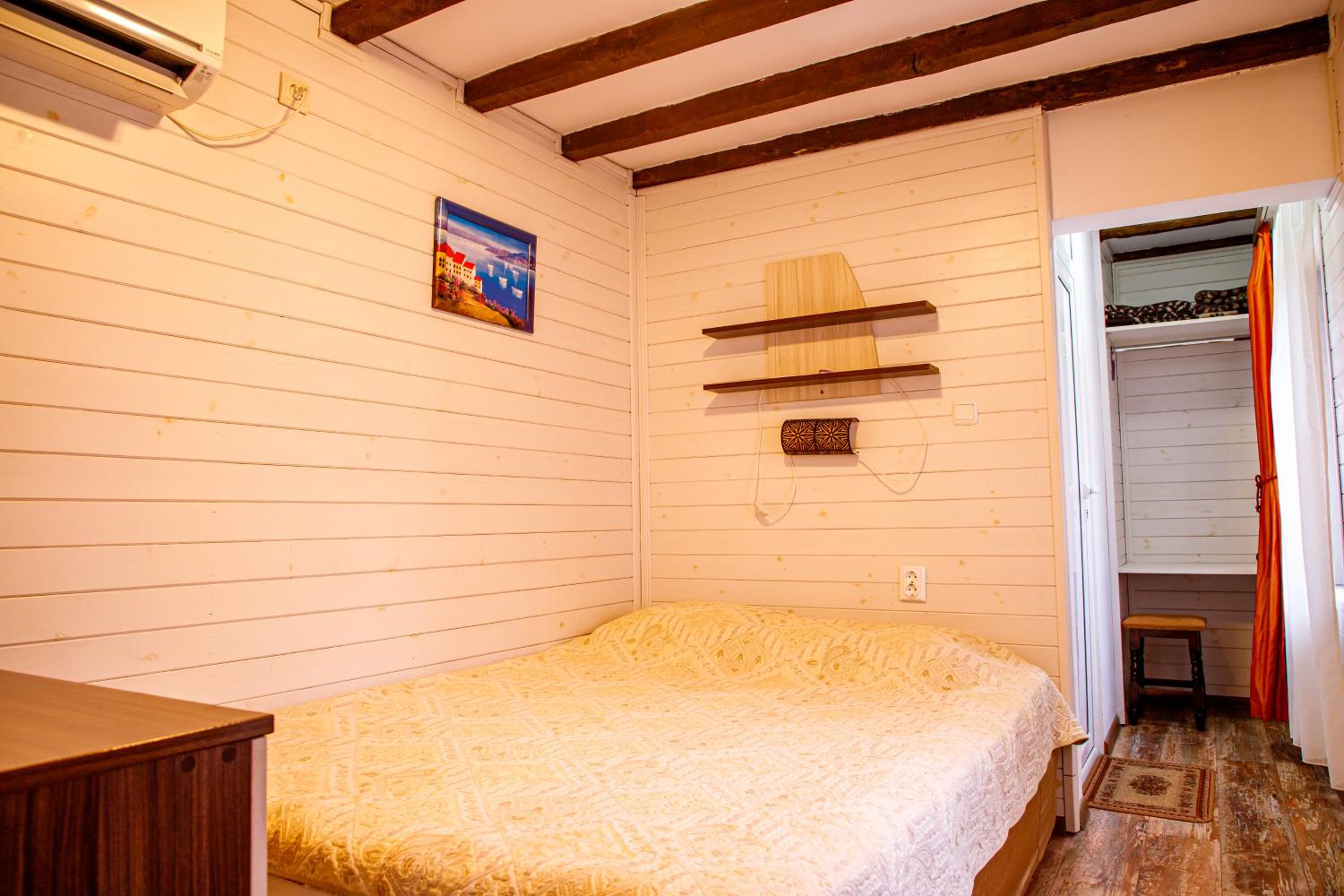 Small Double Room photo 1