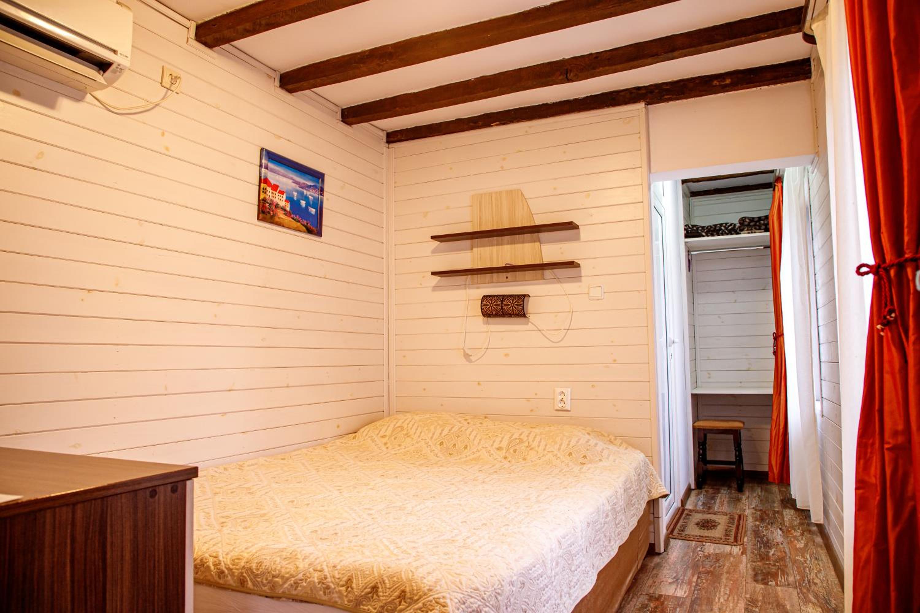 Small Double Room photo 3