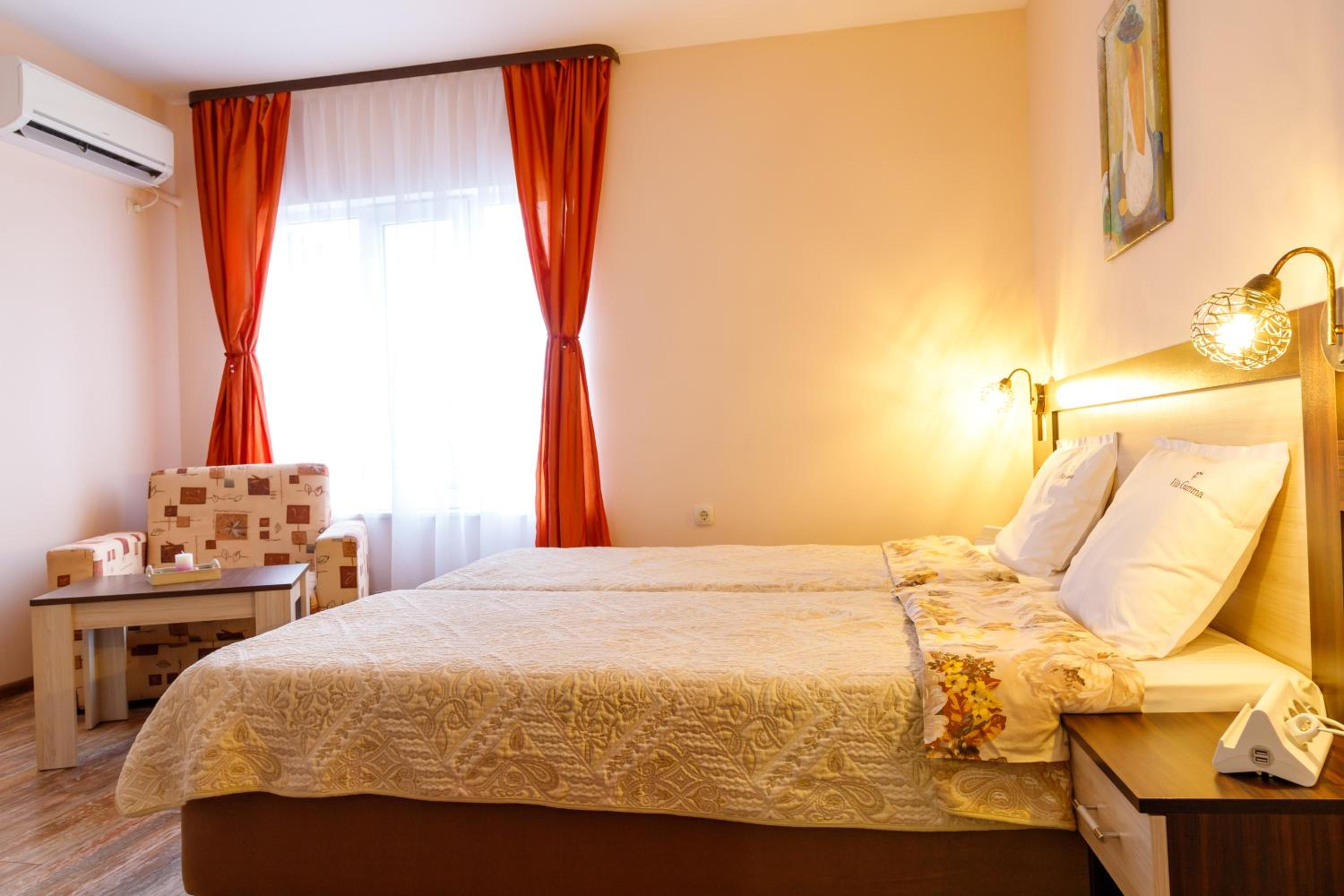 Double or Twin Room photo 3