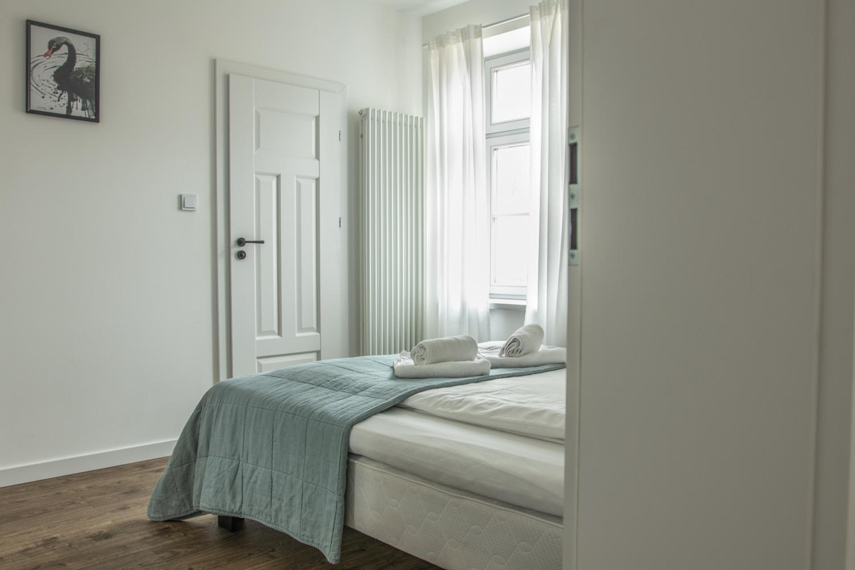 Quadruple Room with Bath - Photo 5