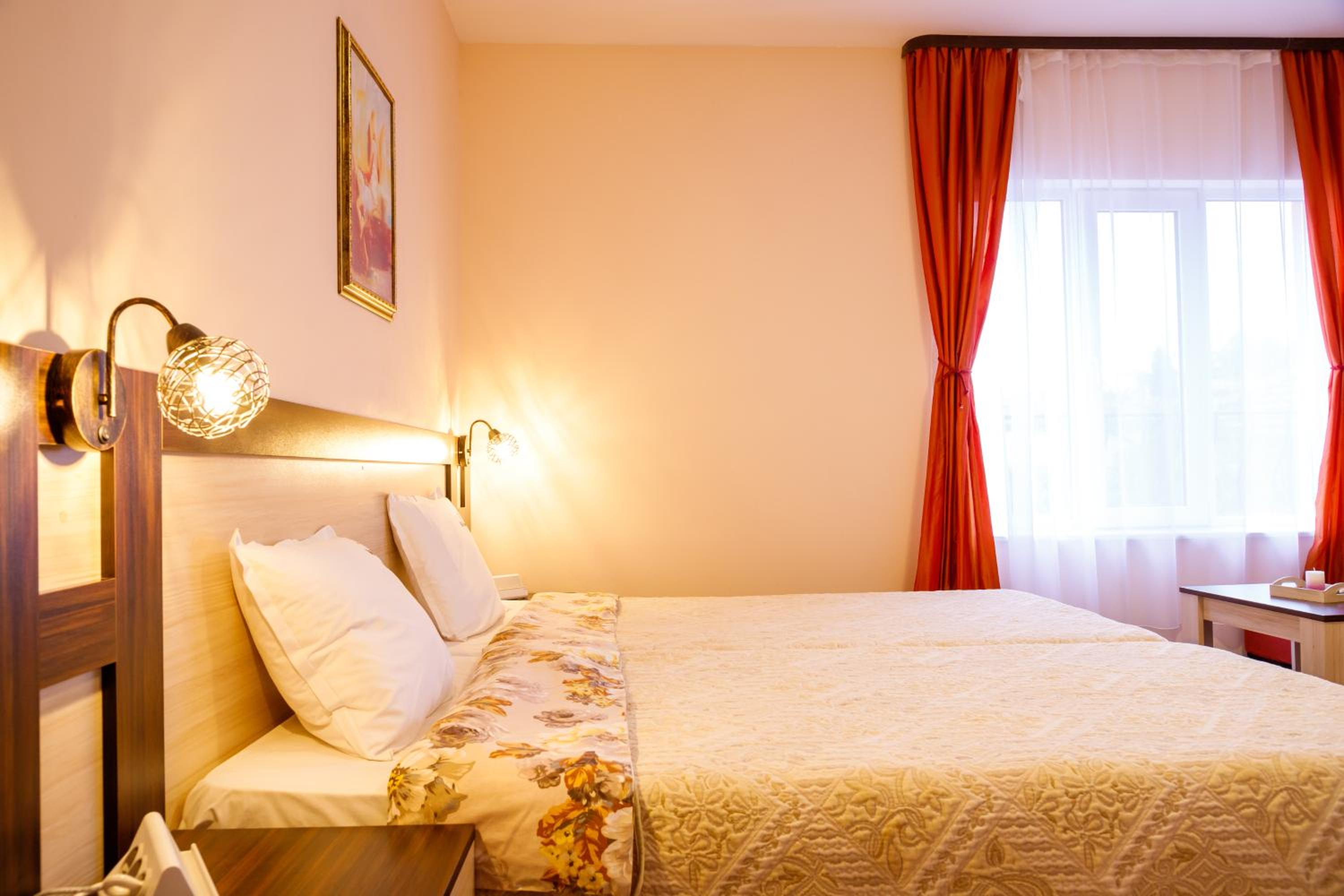 Twin Room with Extra Bed photo 1