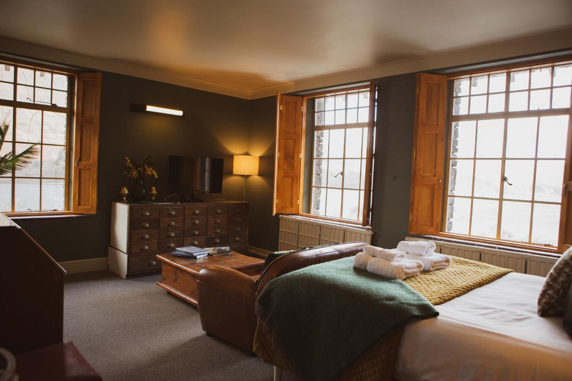 Junior Suite with Lake View - Photo 12