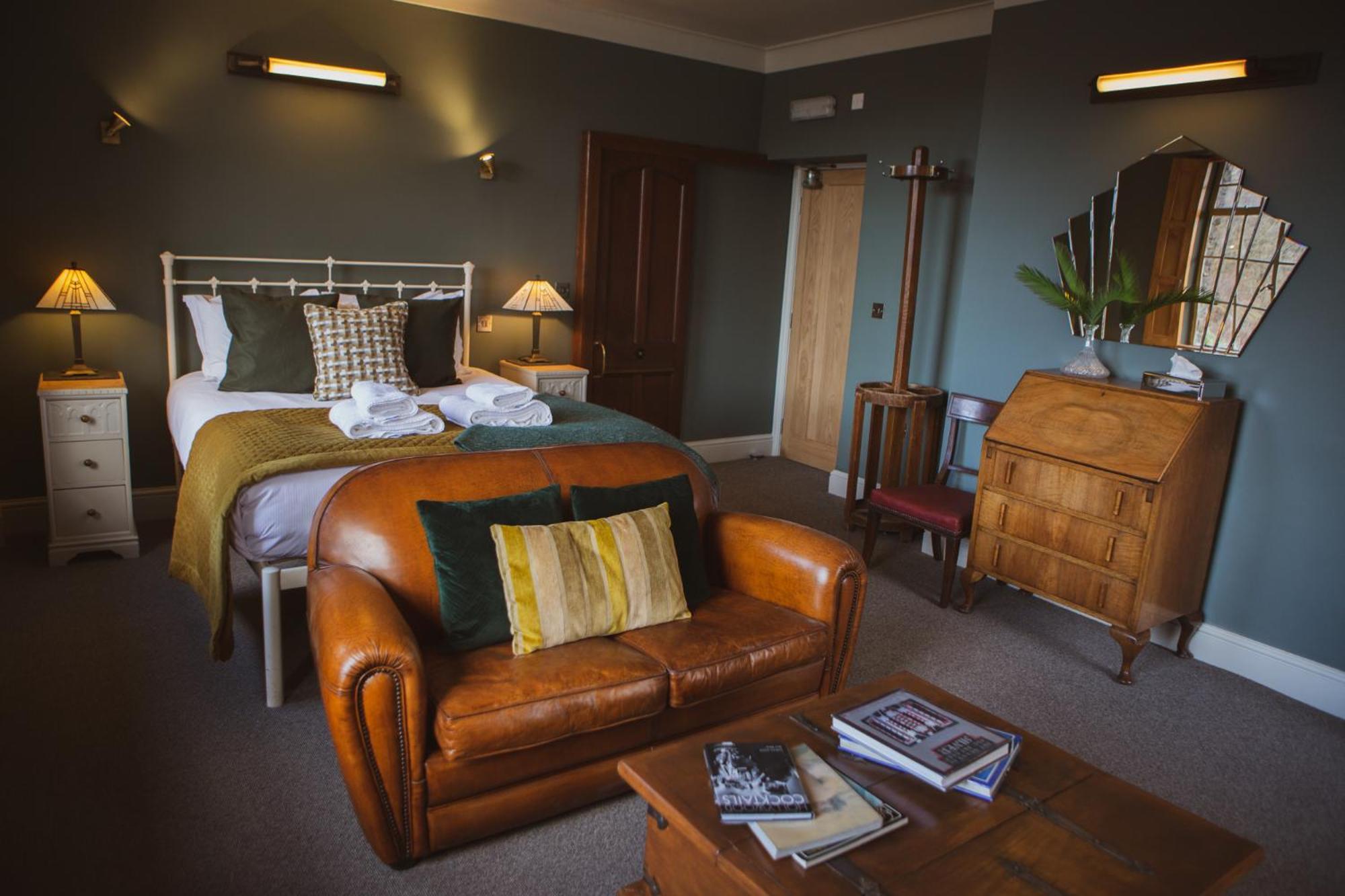 Junior Suite with Lake View - Photo 44