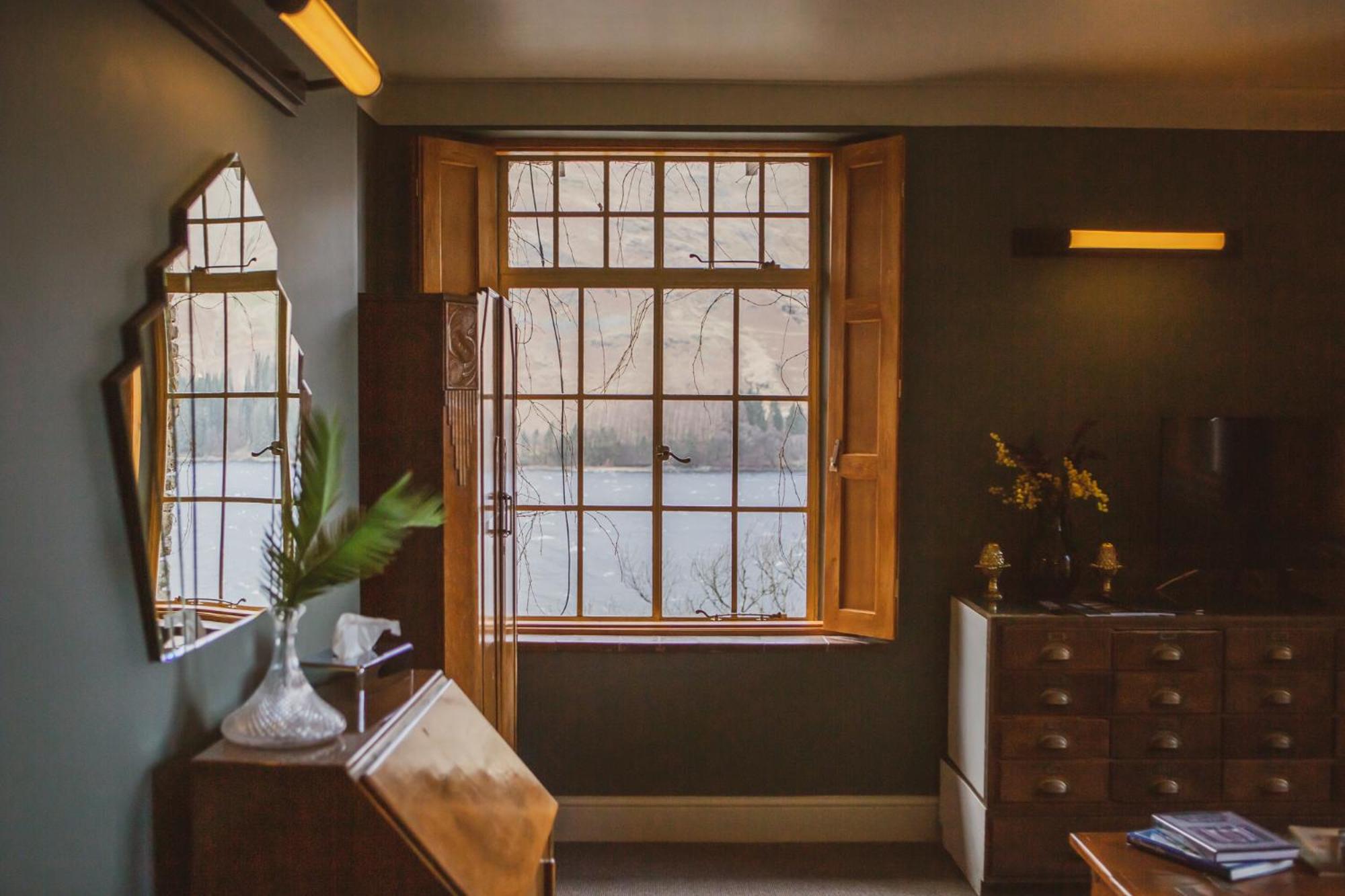 Junior Suite with Lake View - Photo 11