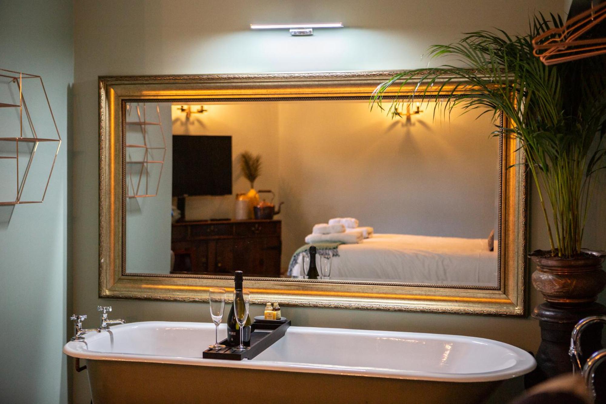 Junior Suite with Garden View - Photo 6