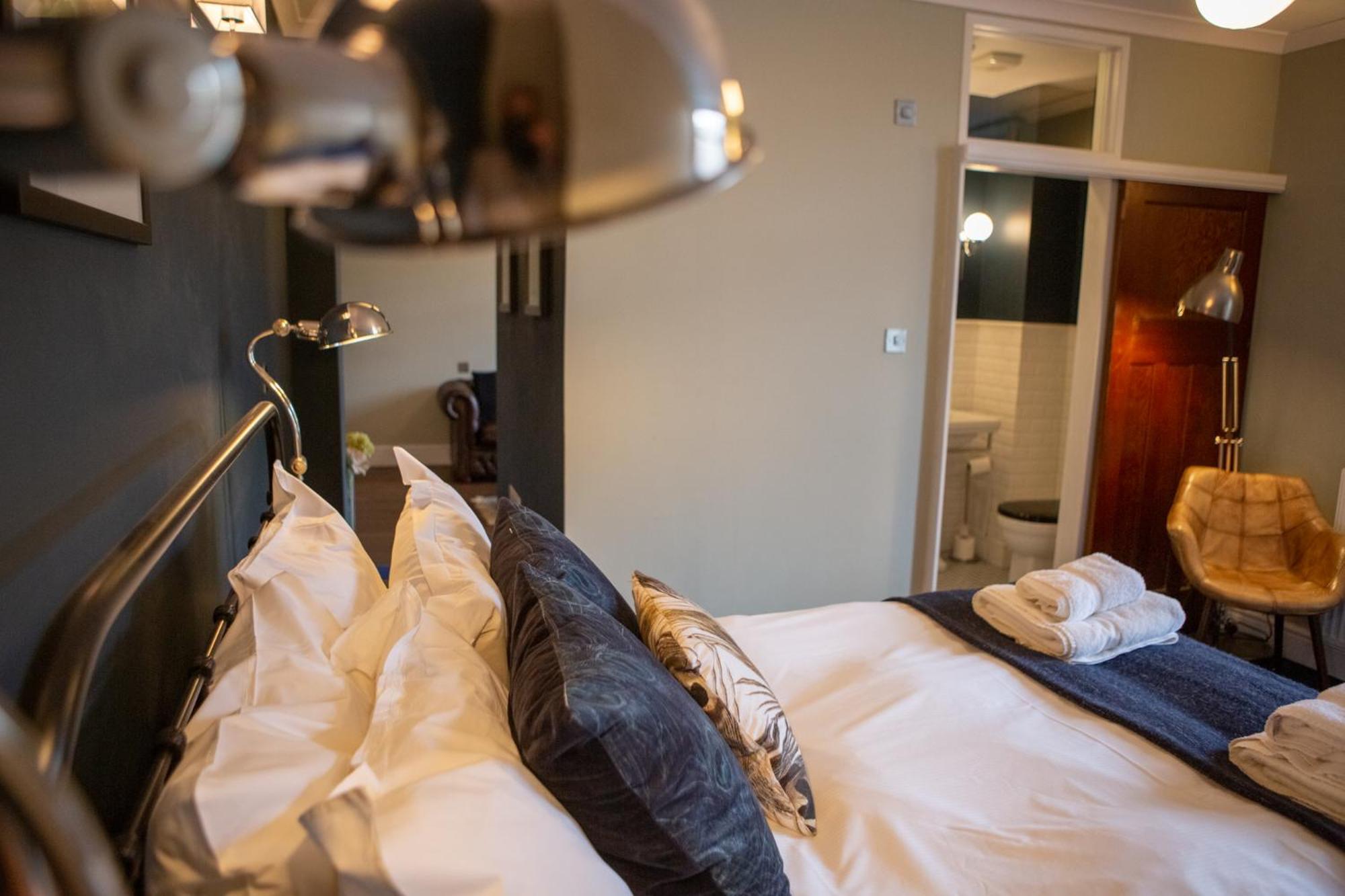 Suite with Balcony - Photo 10