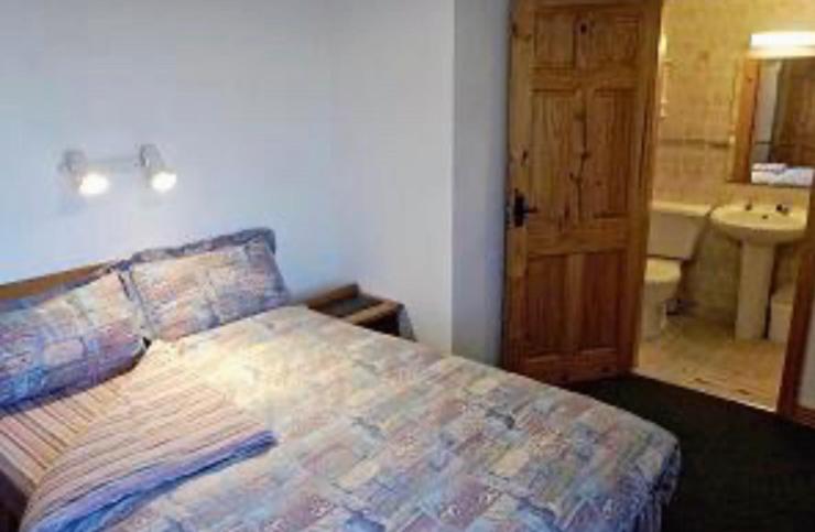 Three-Bedroom House photo 2