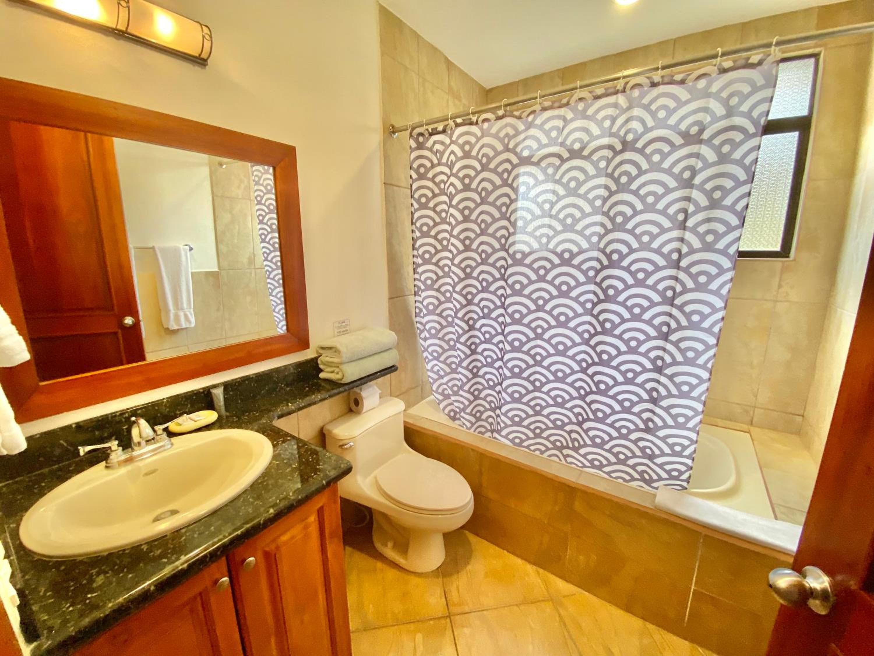 Apartment with Shower - Photo 9