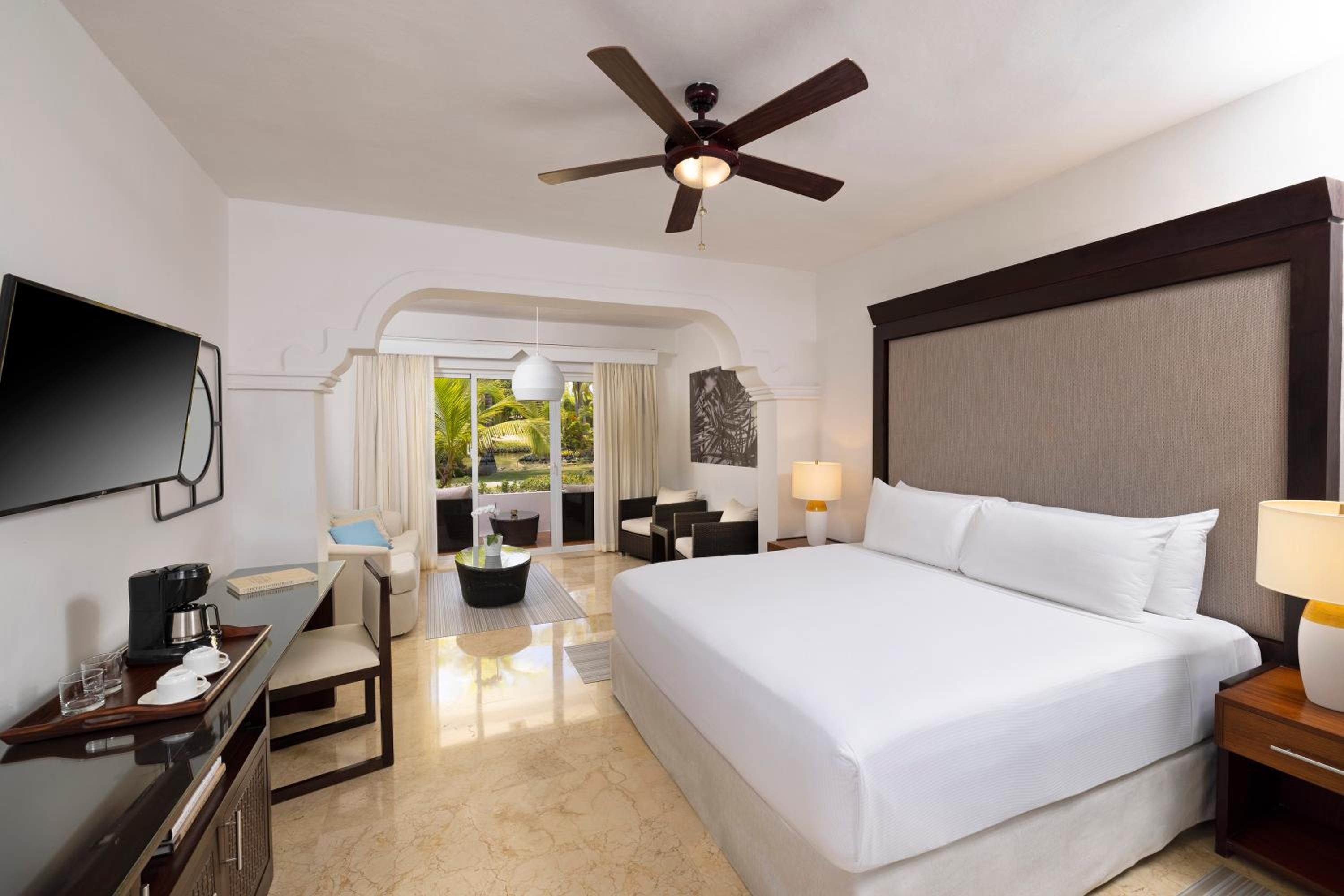 Deluxe Room - Photo 1