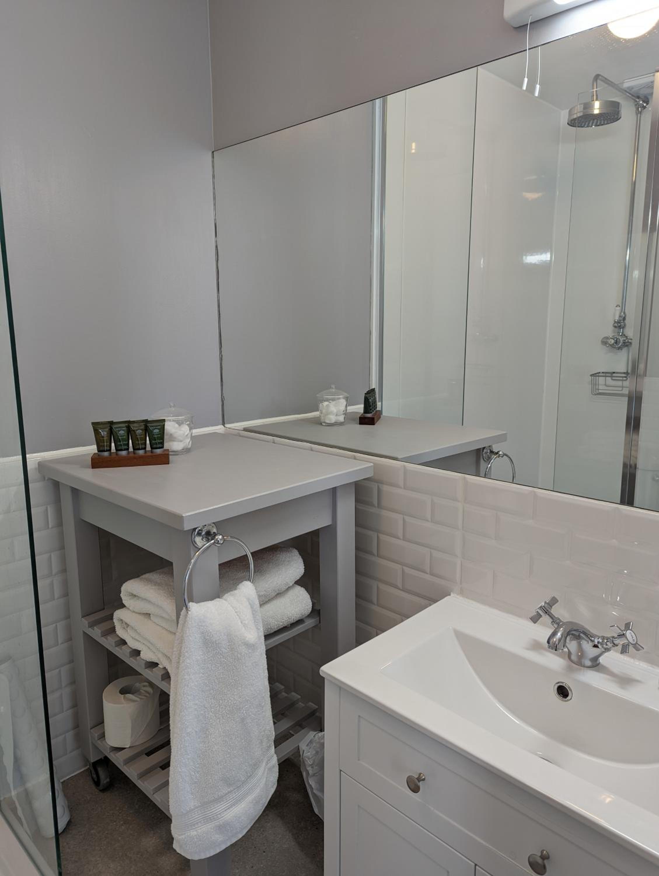 Double Room with Private Bathroom - Photo 6