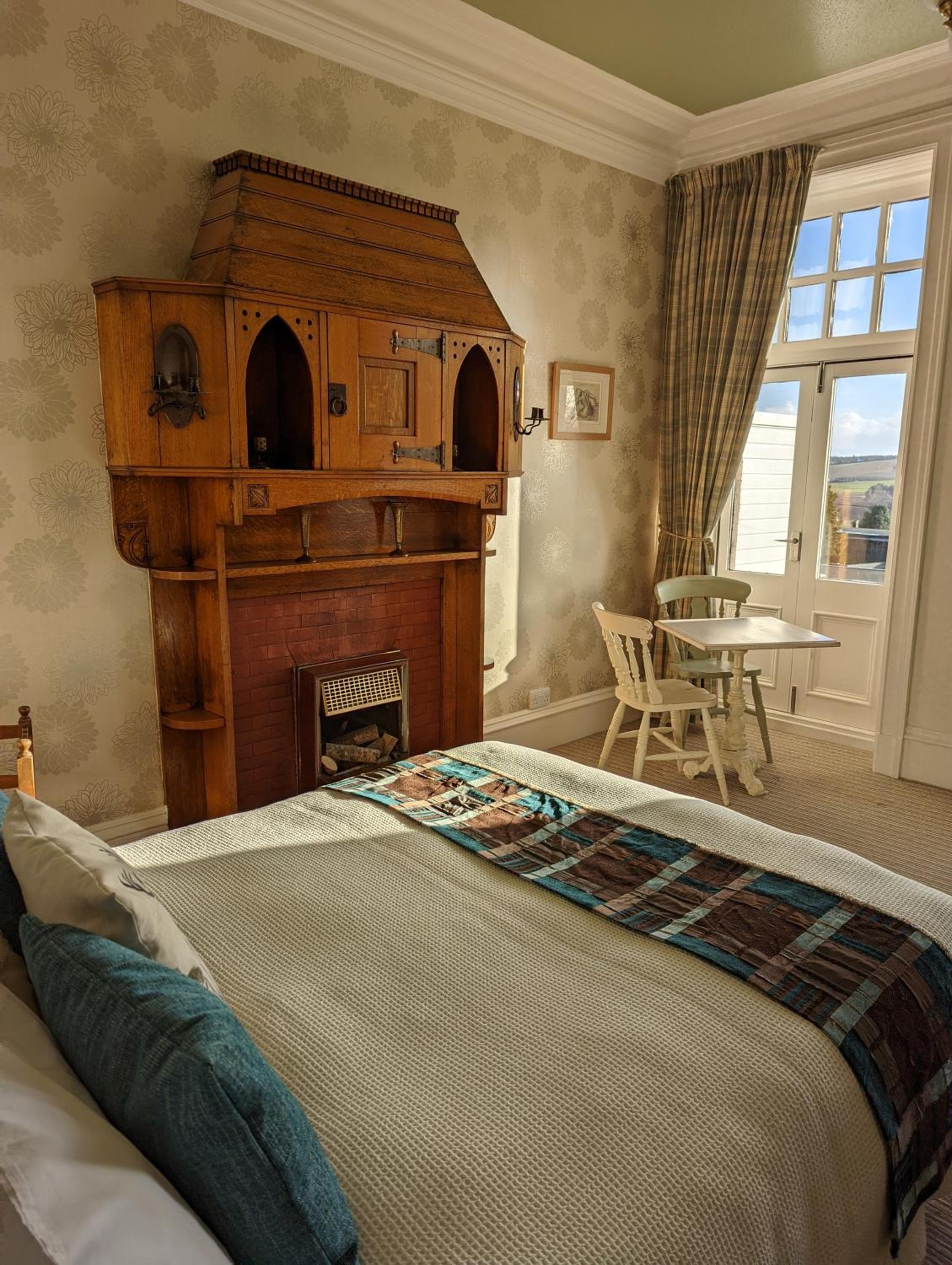Double Room with Private Bathroom - Photo 4