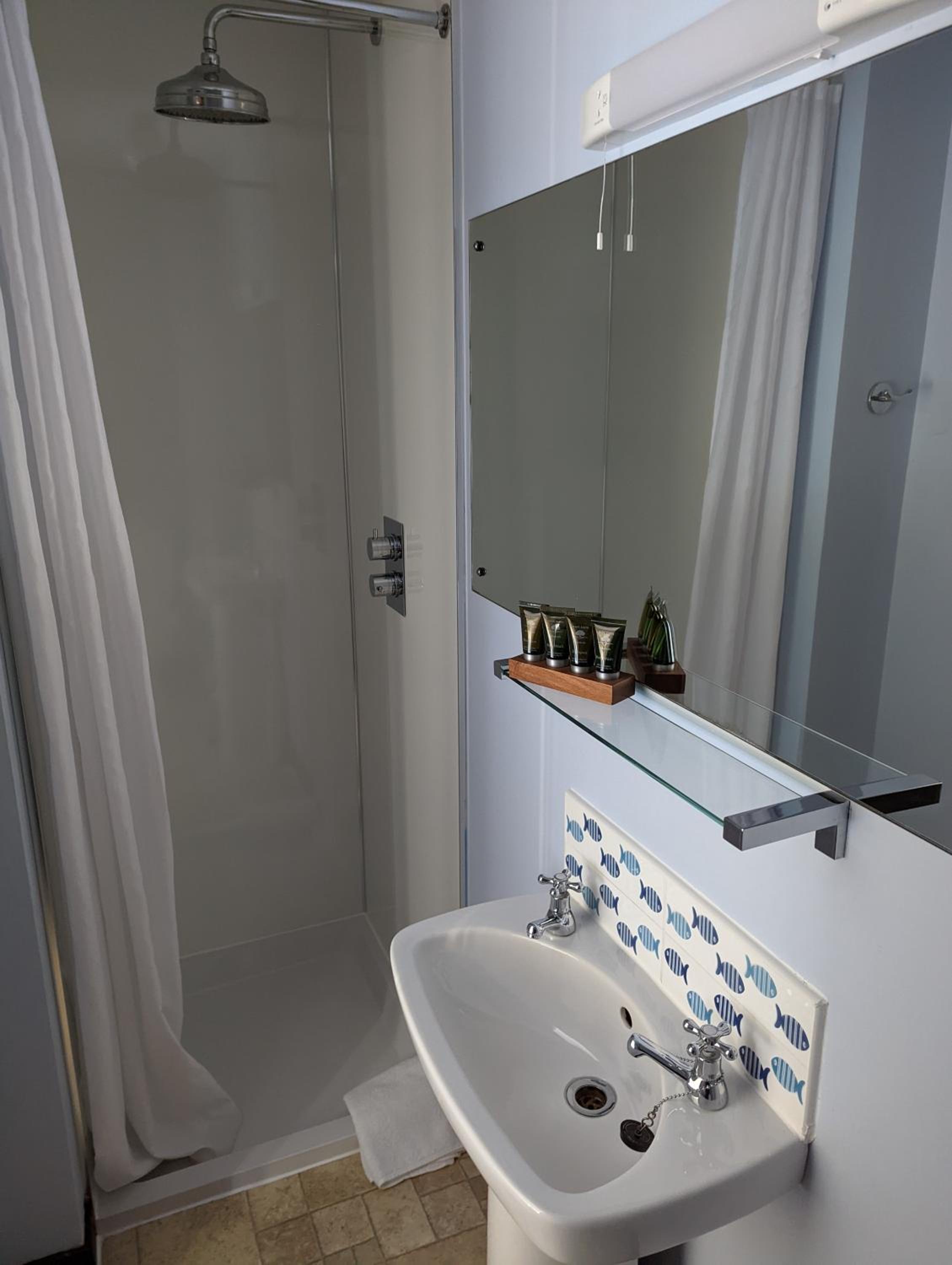Small Double Room - Photo 3