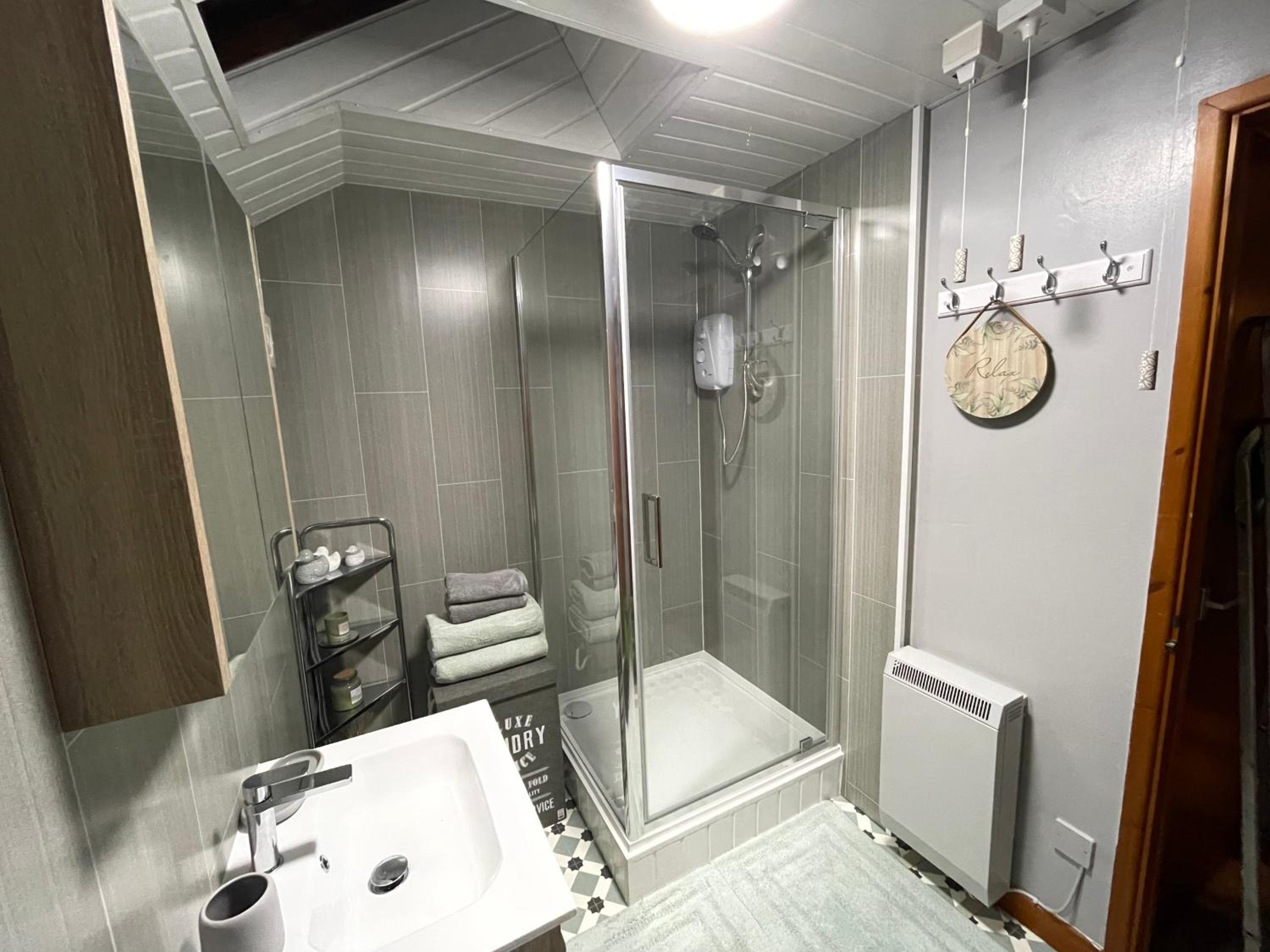 Two-Bedroom House - Photo 13