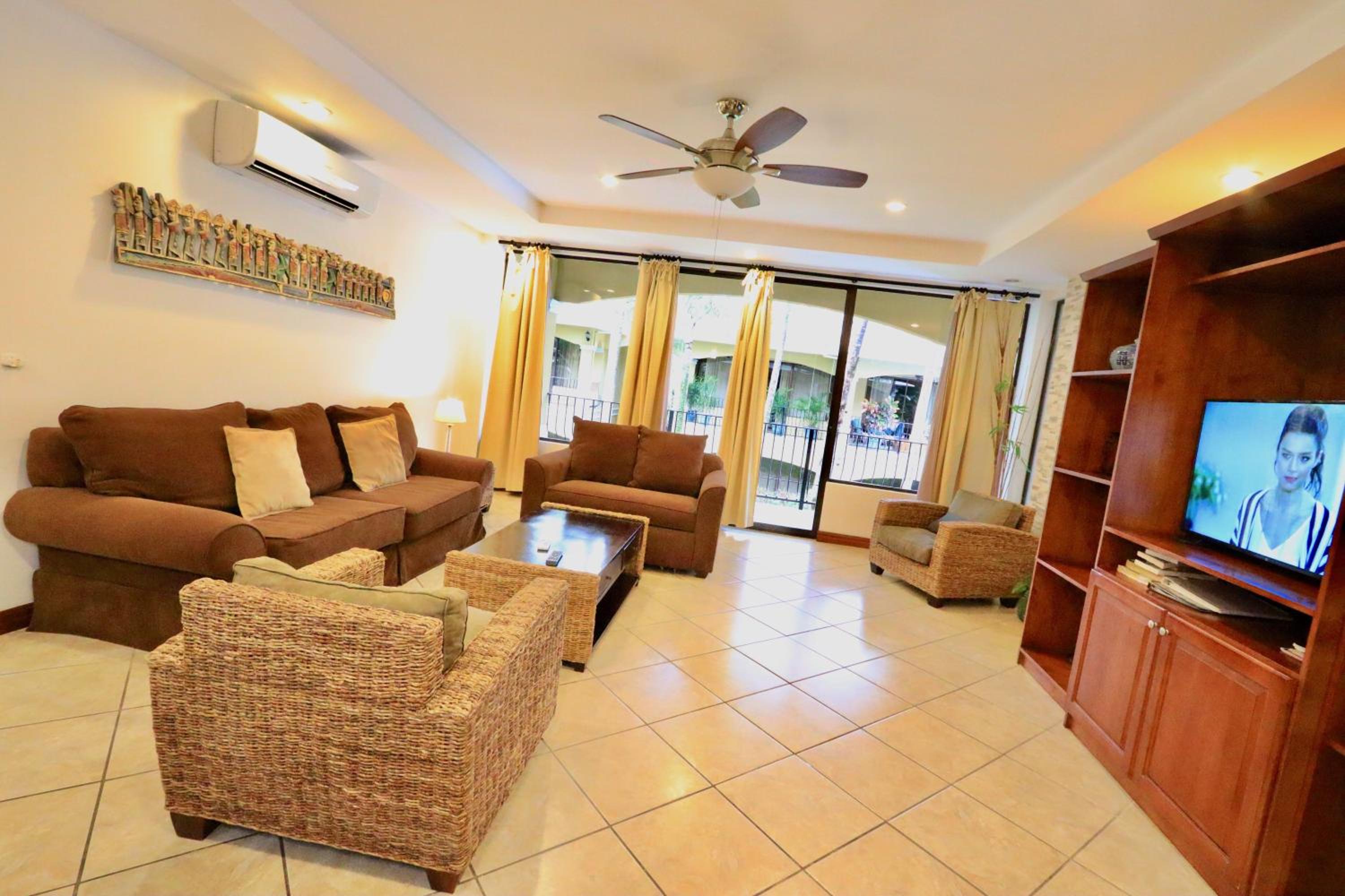 Apartment with Pool View  - Photo 9