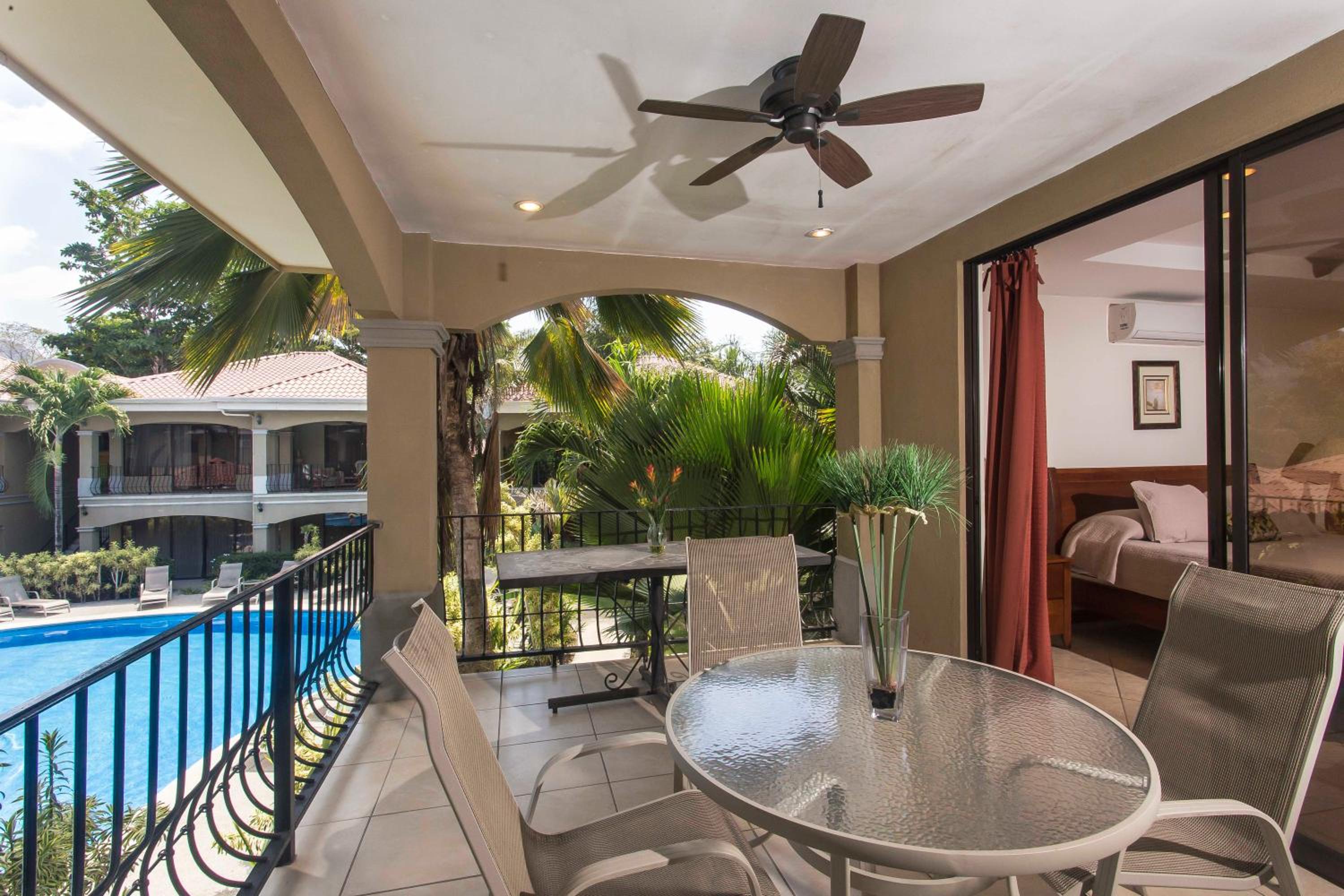 Apartment with Pool View  - Photo 3