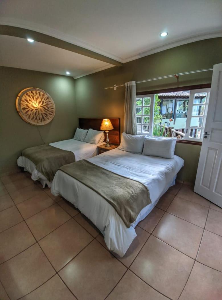 Deluxe Suite With Air Conditioner photo 1
