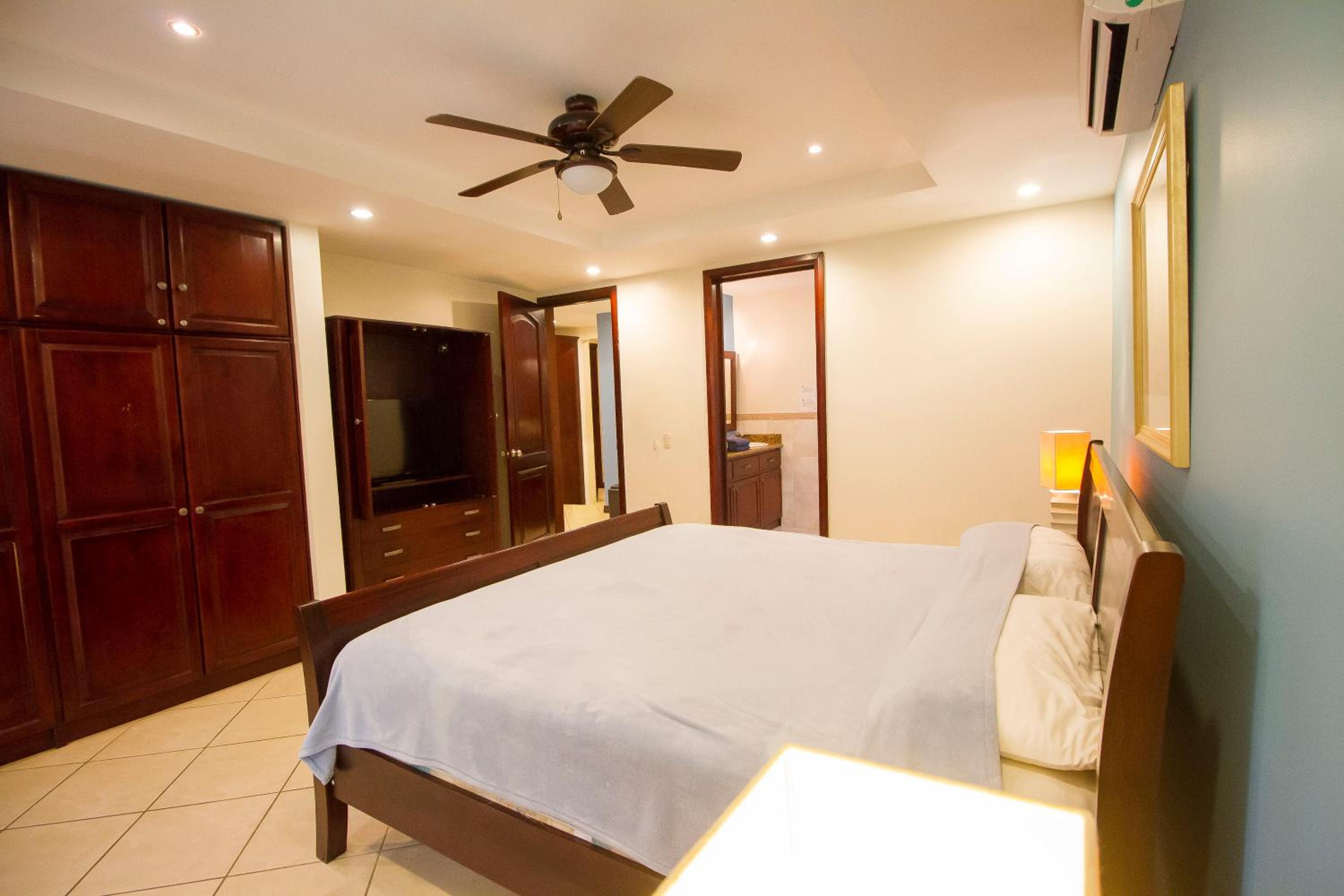 Two-Bedroom Apartment with Terrace - Photo 5