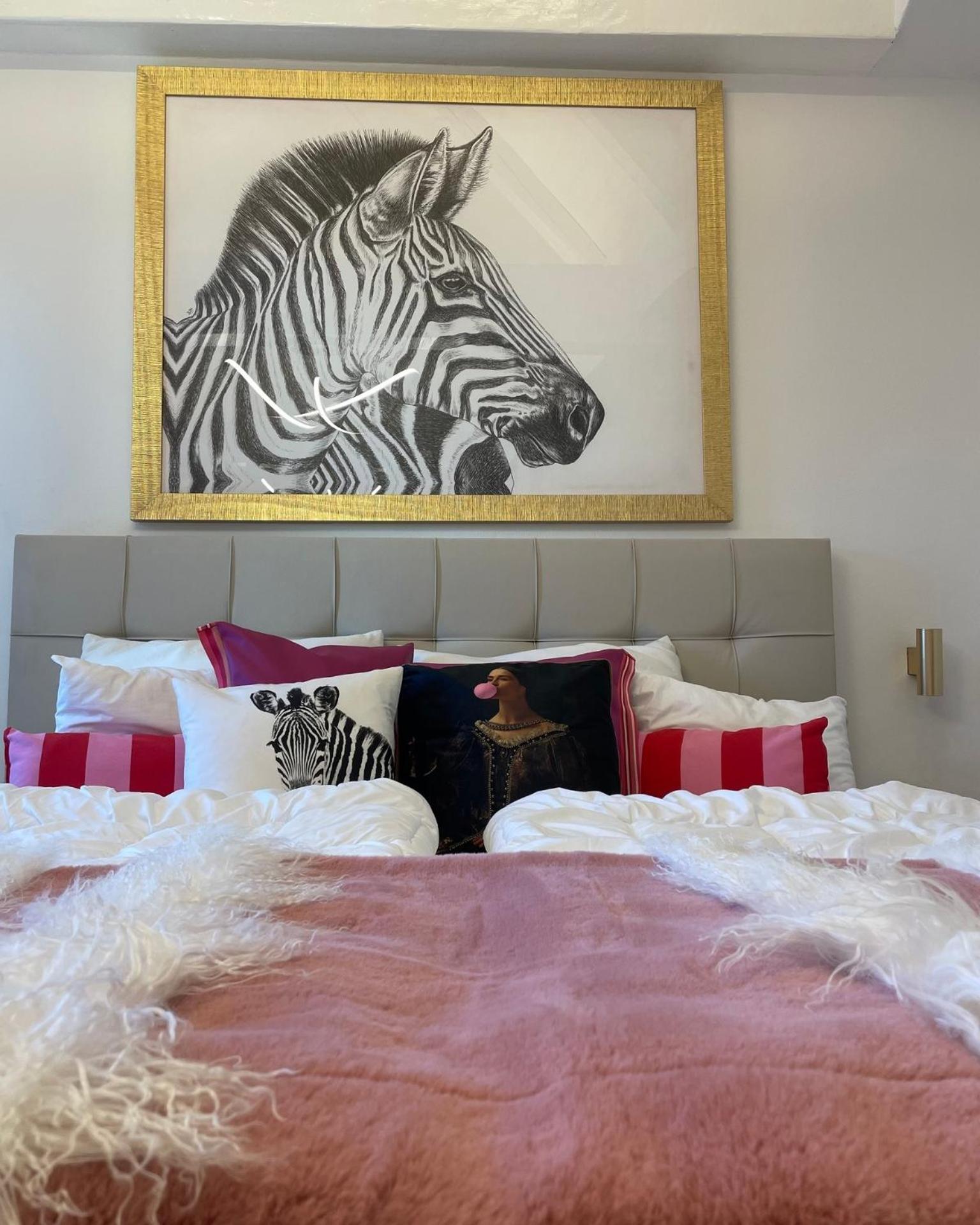 Deluxe Room - Photo 19