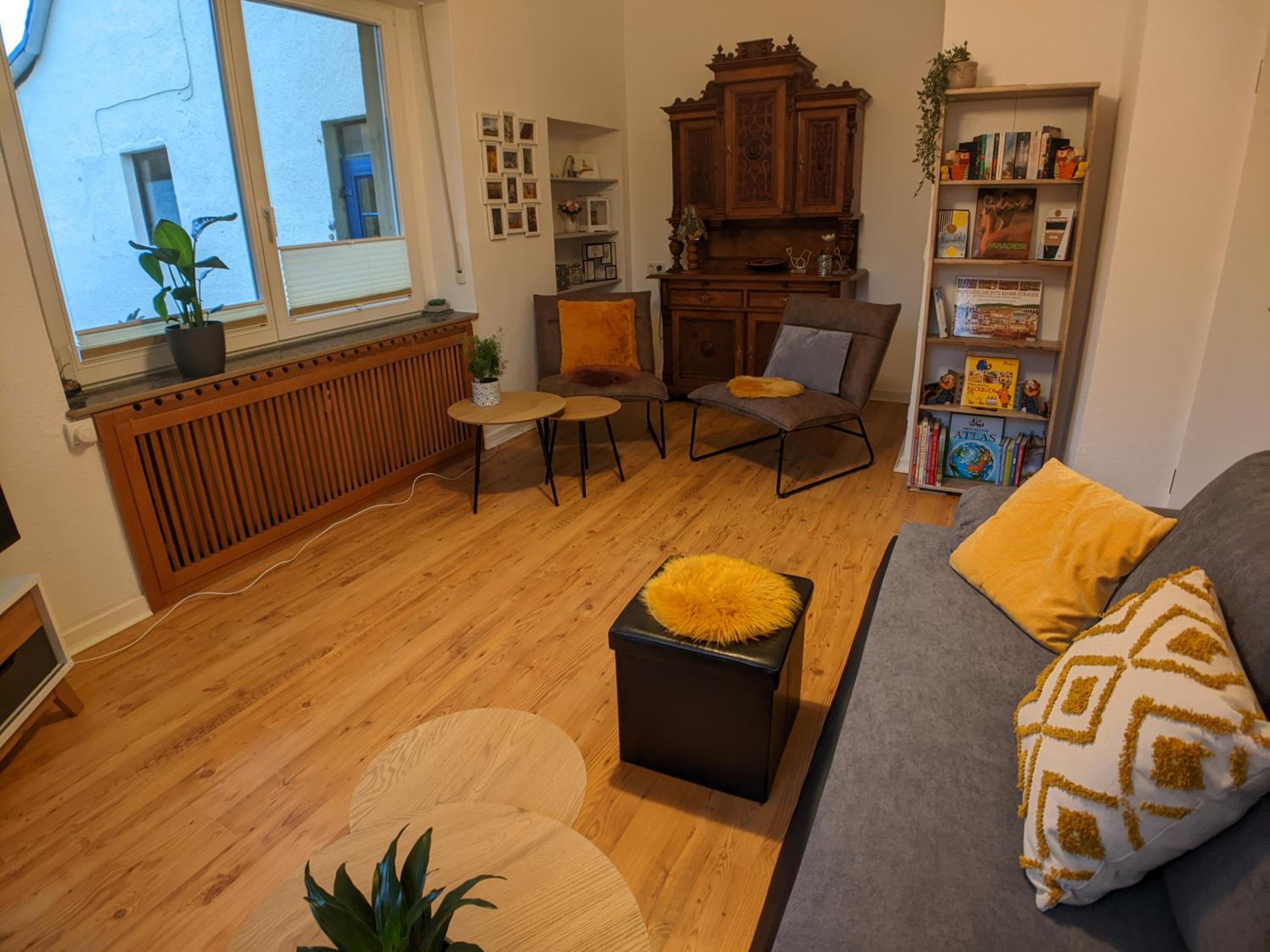 One-Bedroom Apartment photo 1