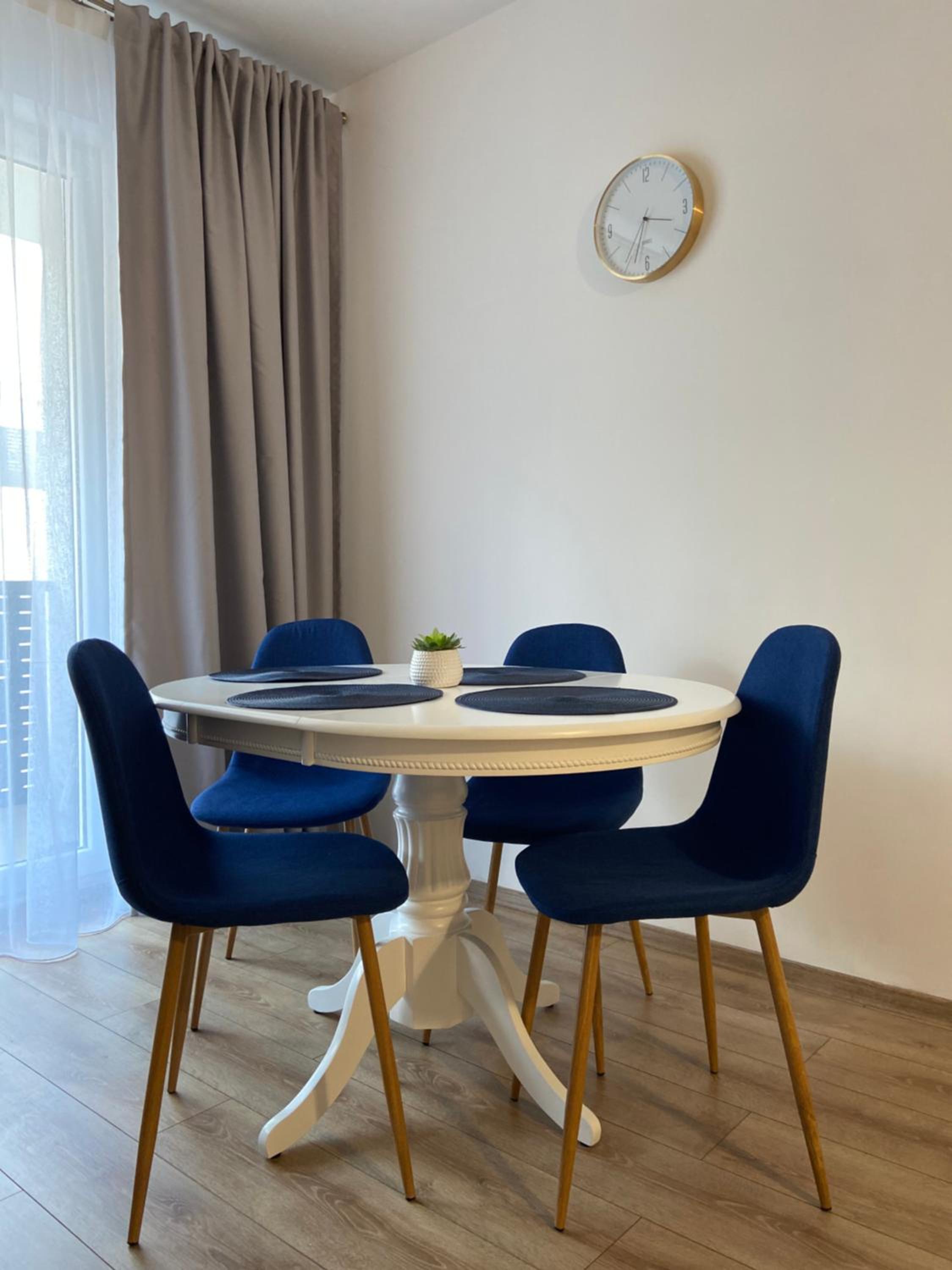 One-Bedroom Apartment - Photo 13