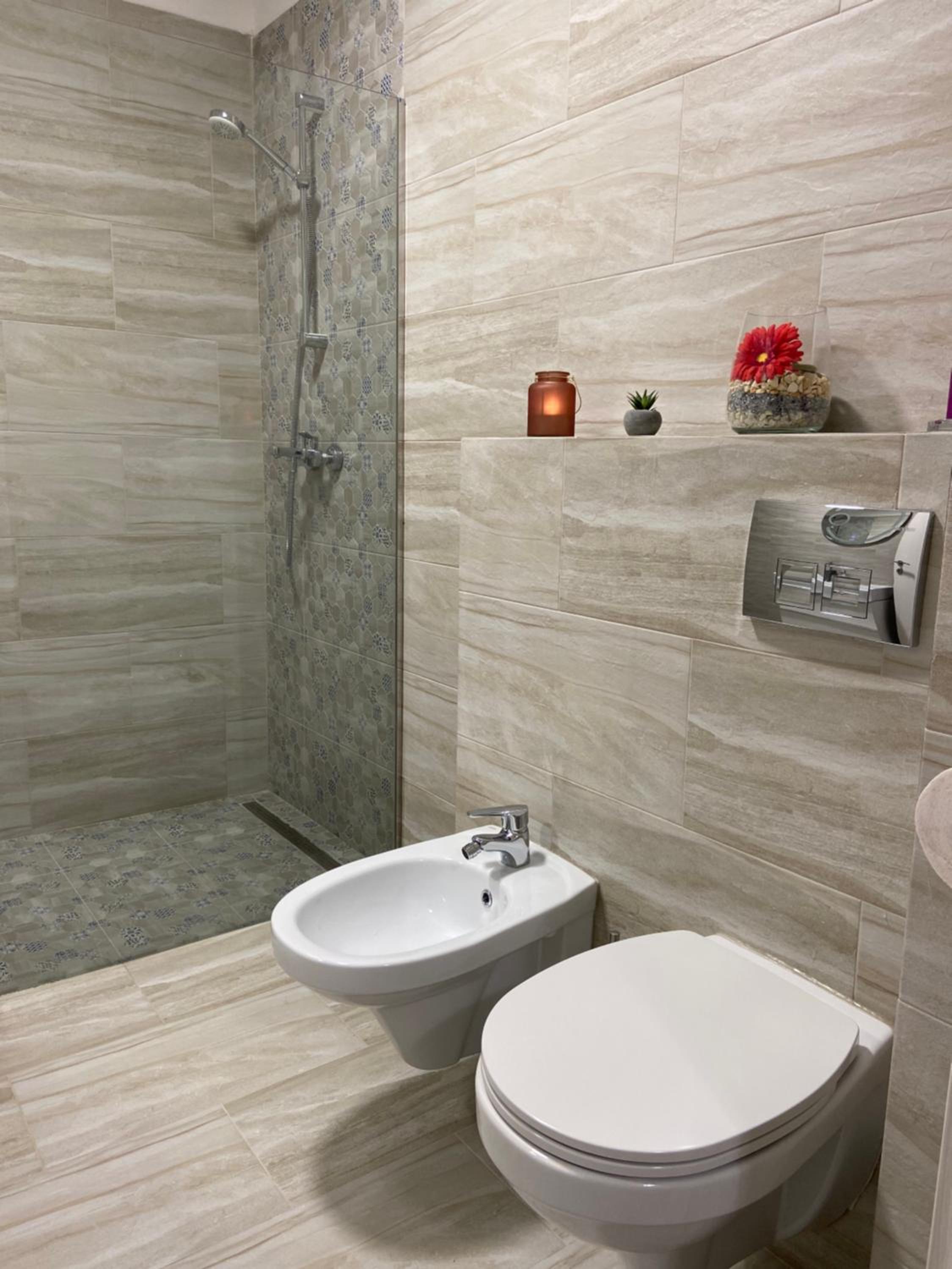 One-Bedroom Apartment - Photo 3
