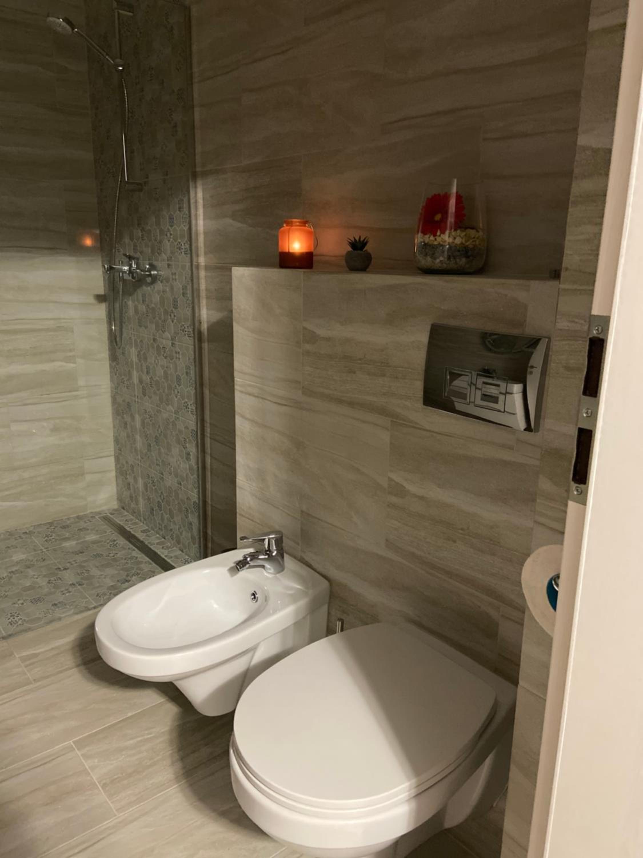 One-Bedroom Apartment - Photo 9