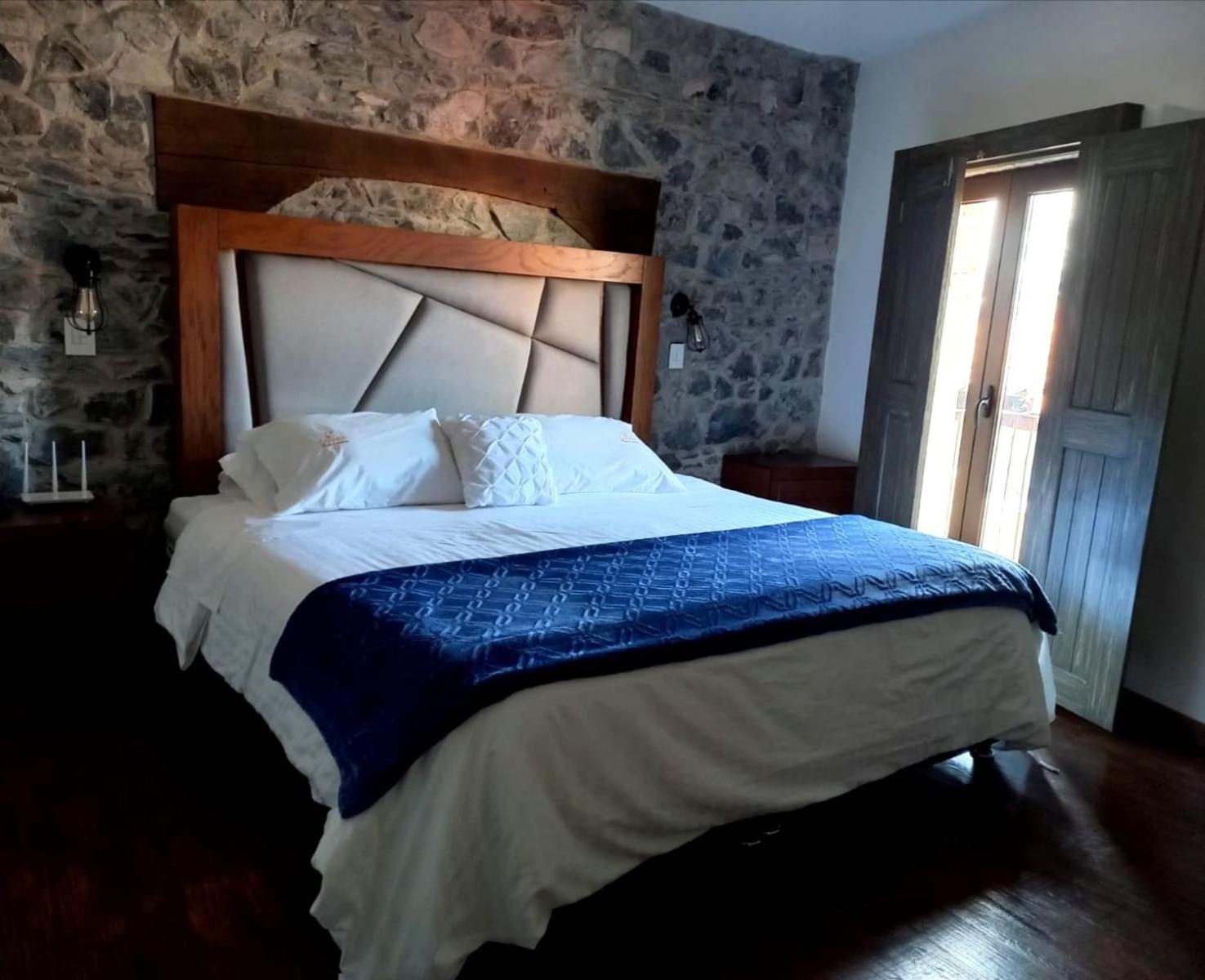 Apartment - Split Level - Photo 2