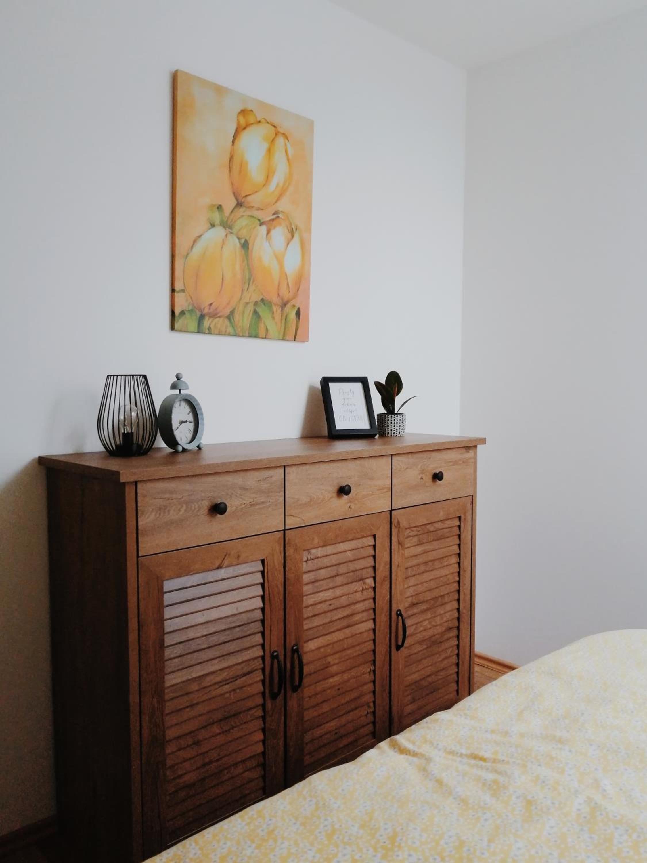 One-Bedroom Apartment - Photo 2
