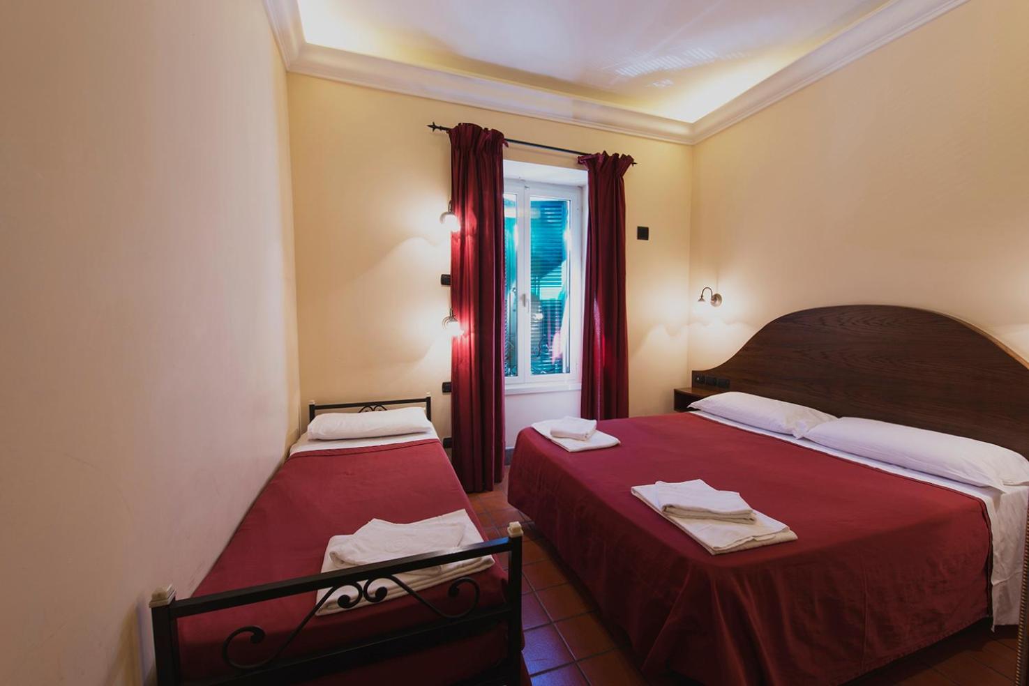 Triple Room