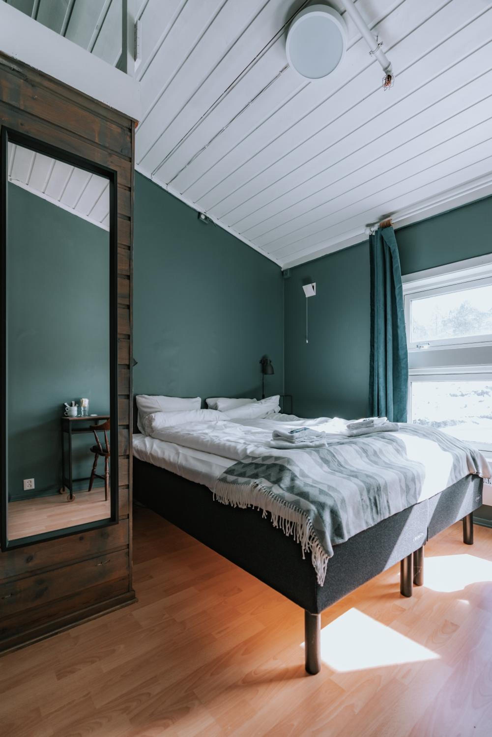 Standard Twin Room with Sea View - Photo 2