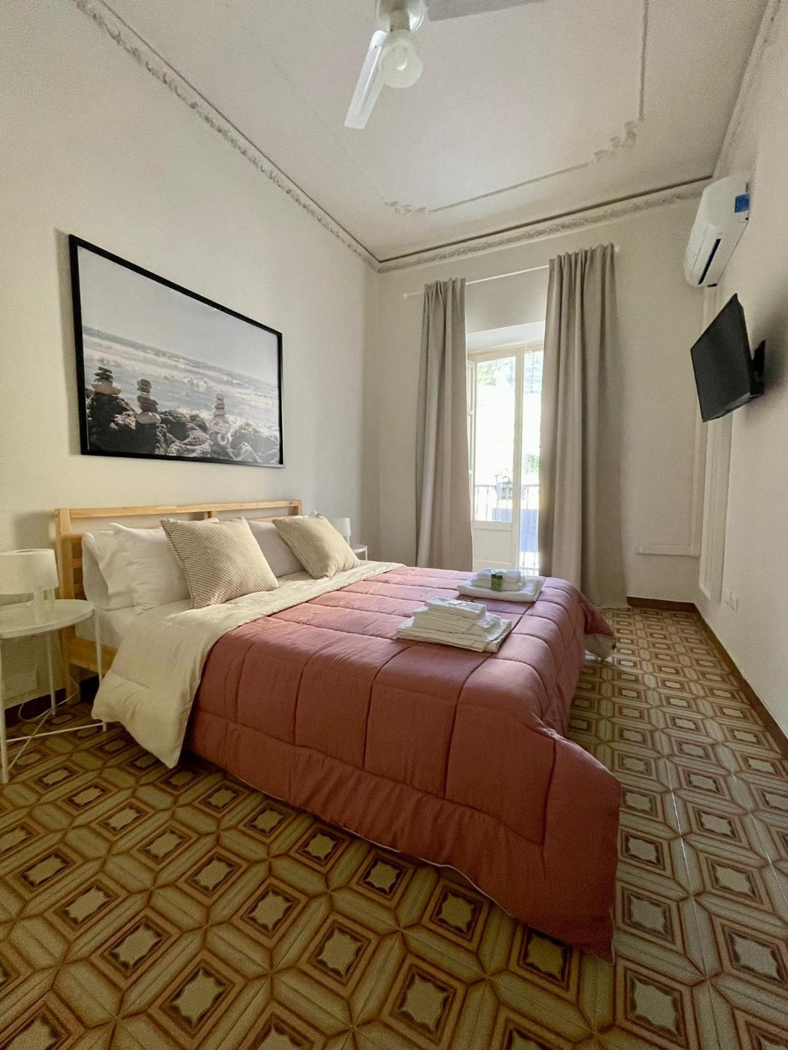 Deluxe Double Room with Balcony - Photo 26