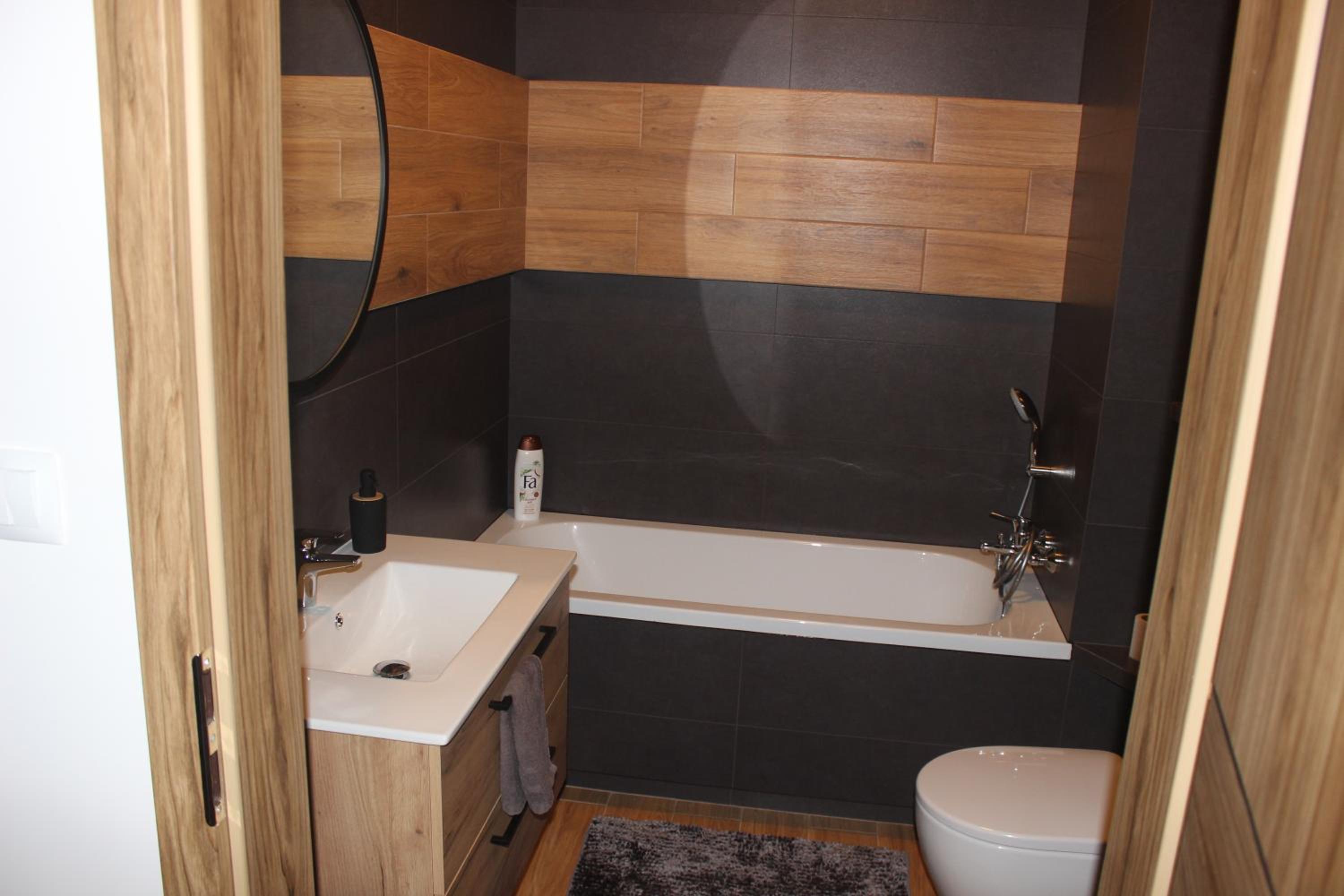 One-Bedroom Apartment - Photo 16