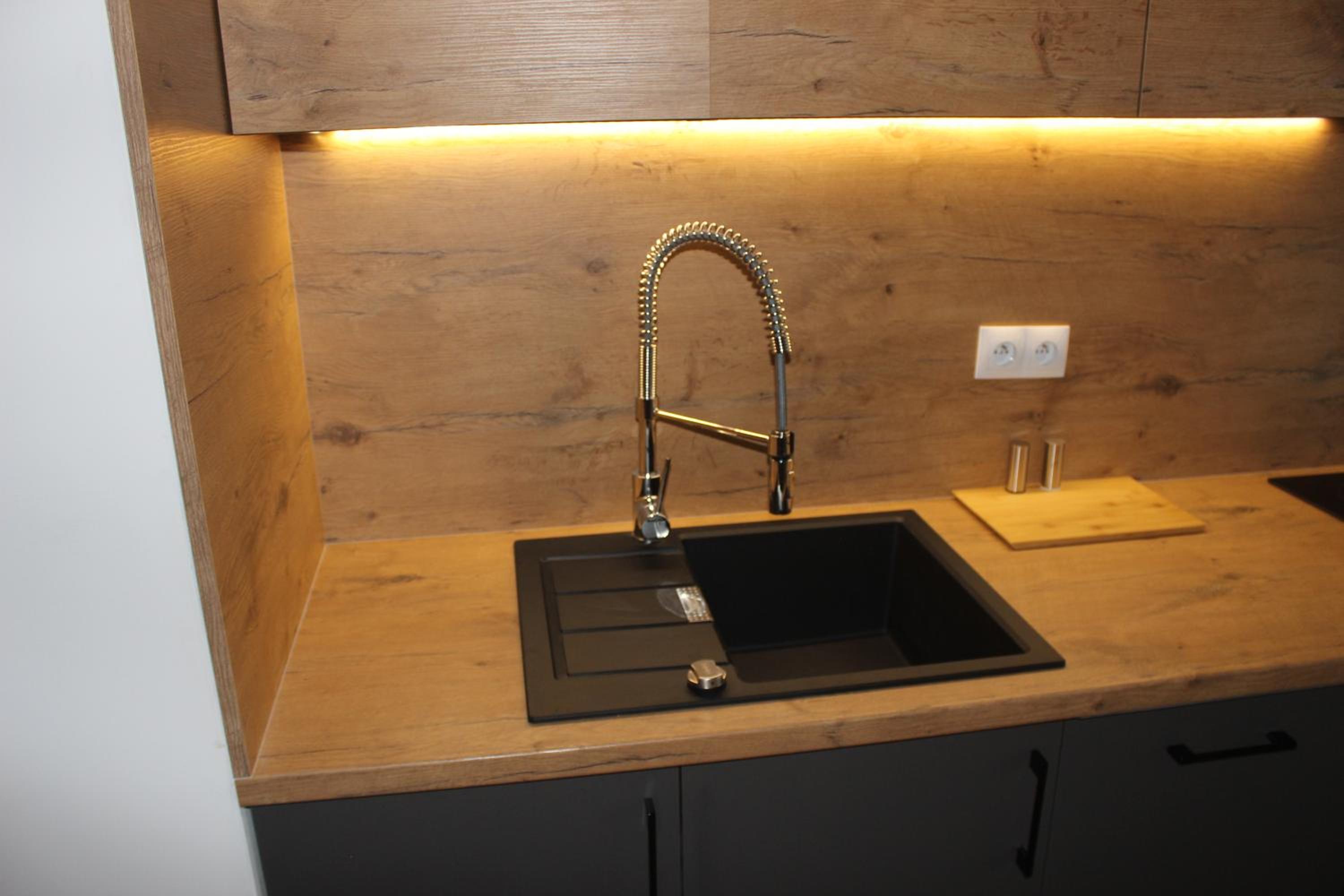 One-Bedroom Apartment - Photo 17